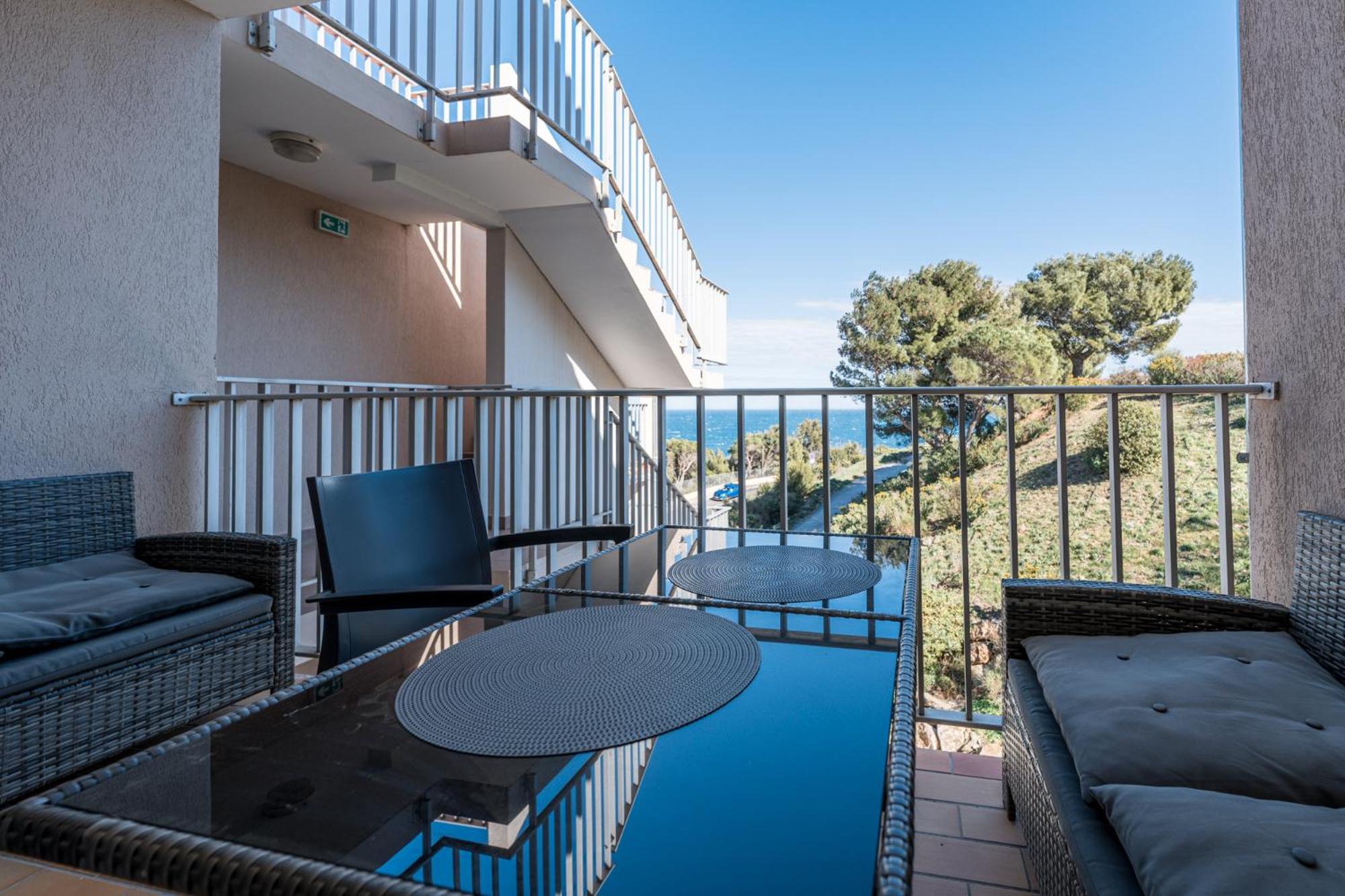 Studio *** "ThalaBanyuls" - Vue mer - Balcon view 4