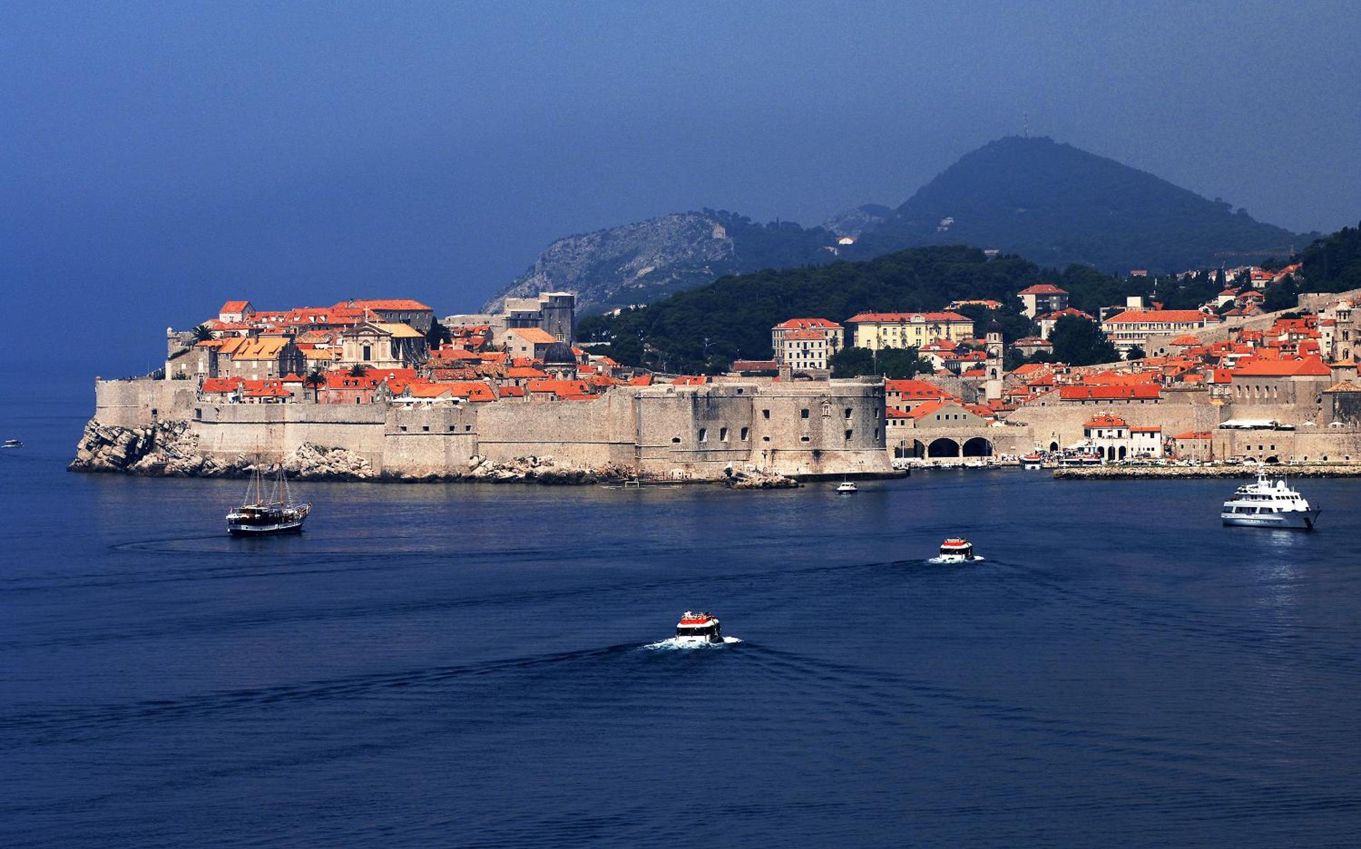 Dubrovnik Throne Suite II.