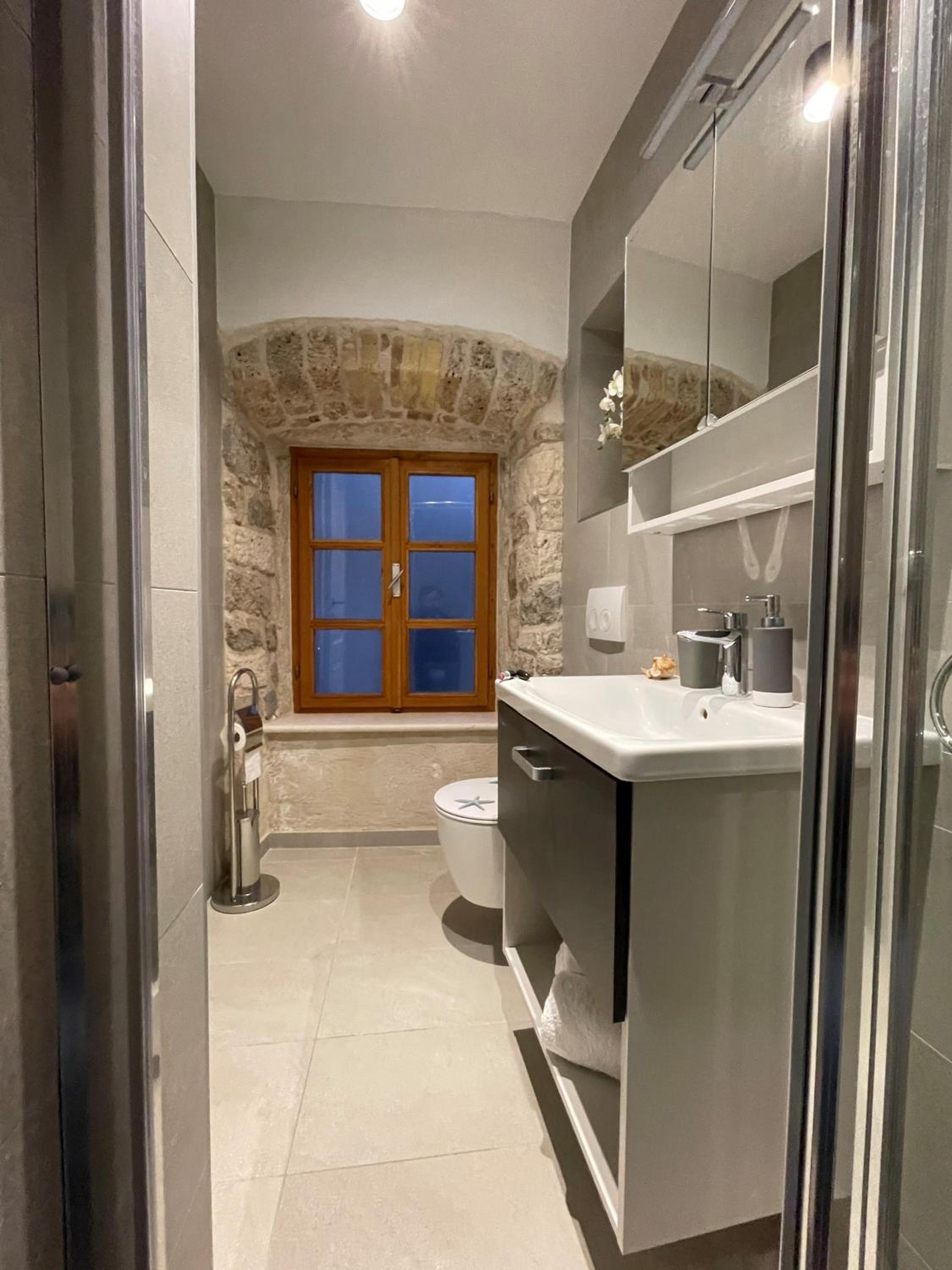 Dubrovnik Throne Suite III.