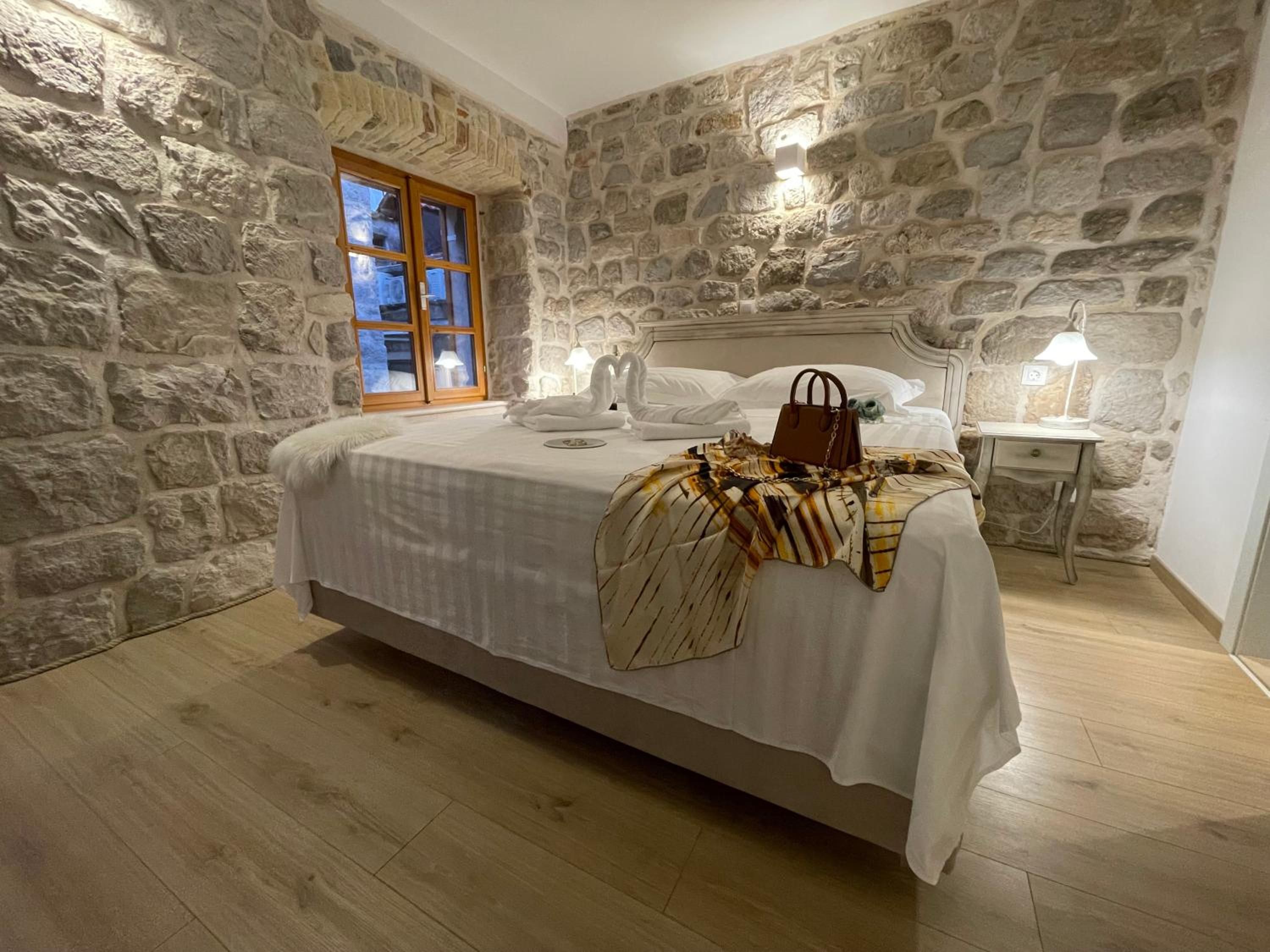 Dubrovnik Throne Suite III.
