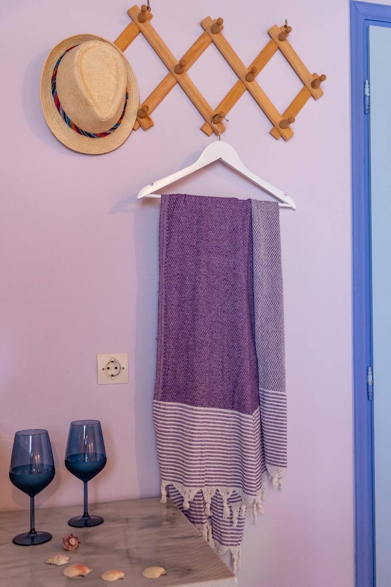 Anemos Studios & Apartments