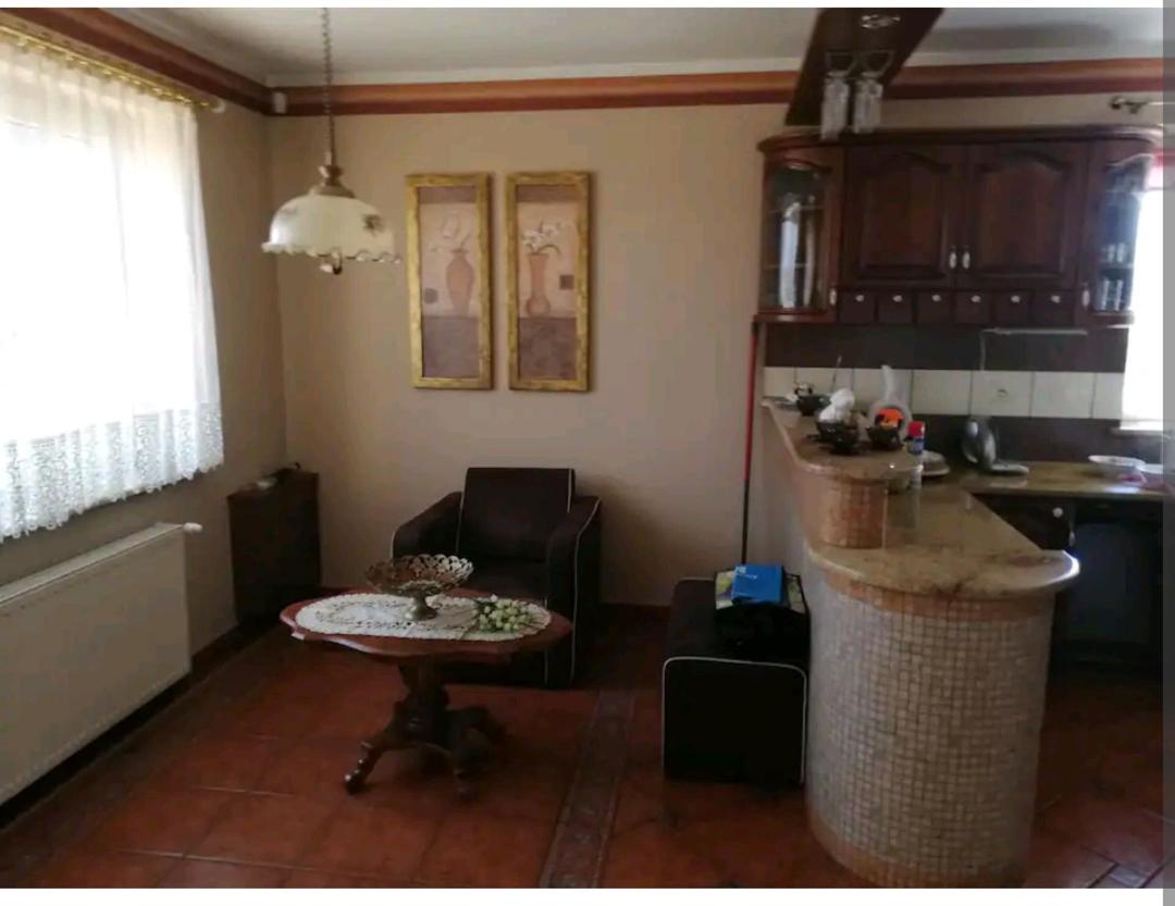 Apartament w domu z kominkiem i ogrodem view 3