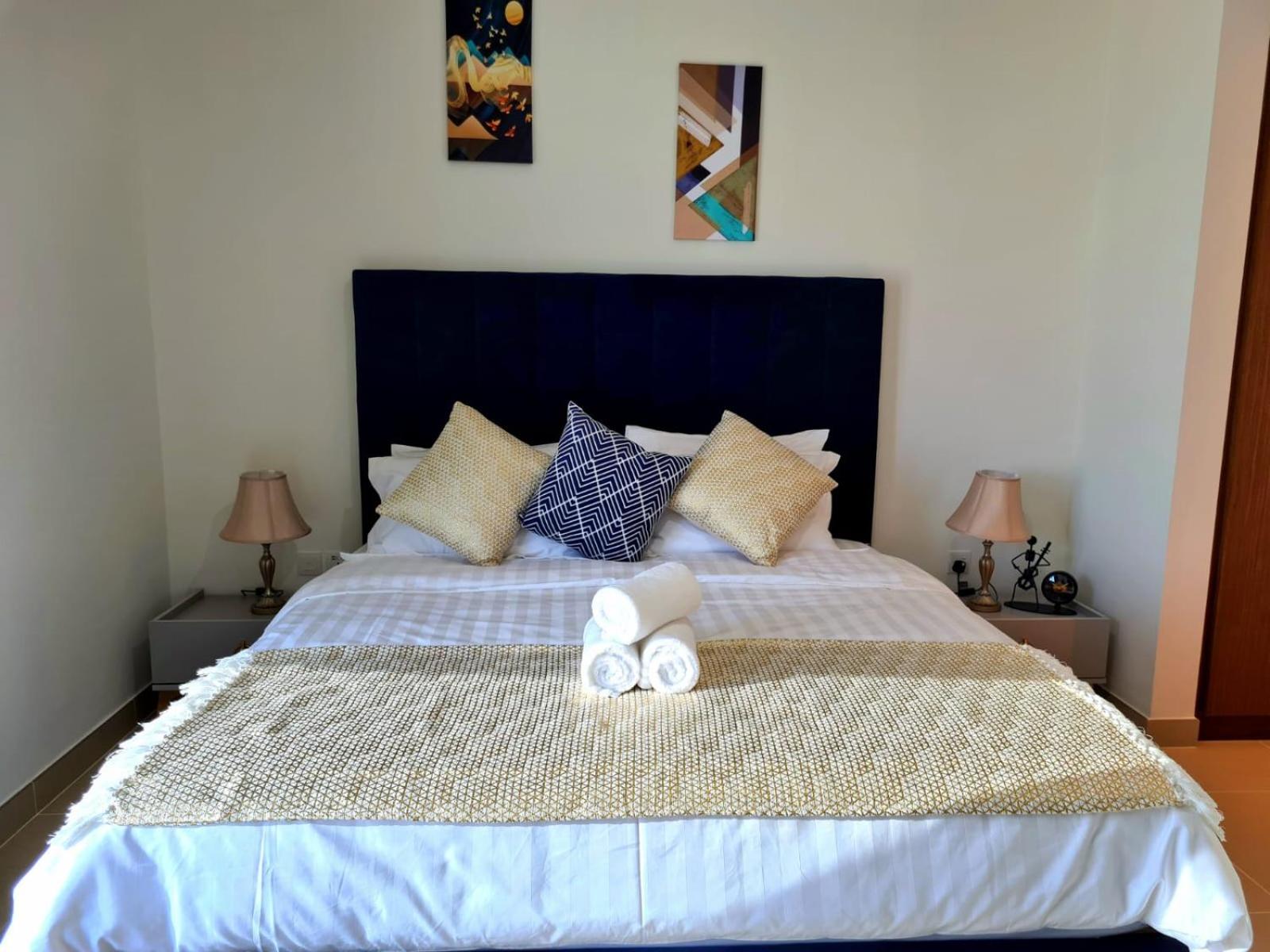 Luxury Marina Apartment 1