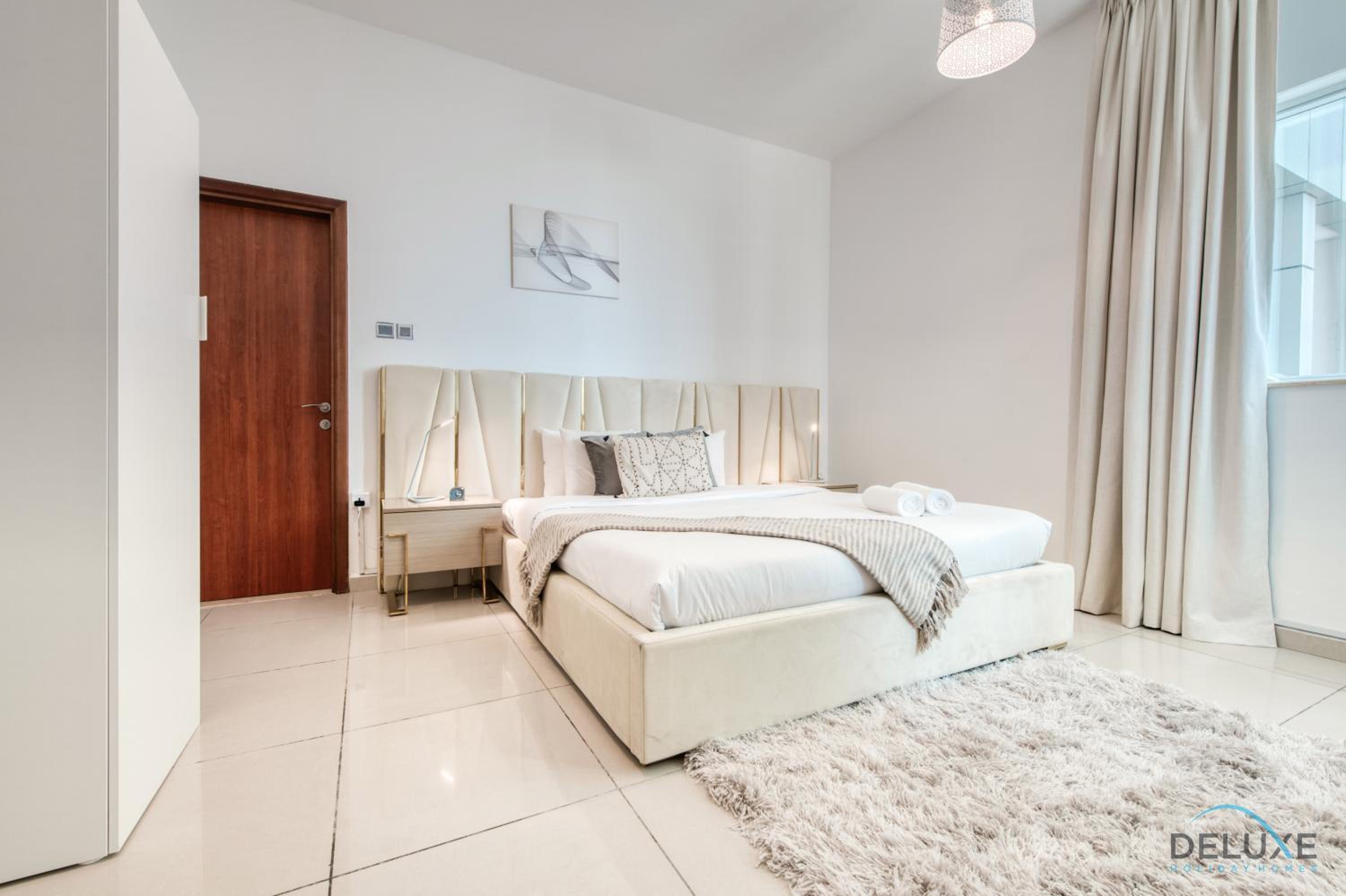 Dreamy 2BR at Marina Pinnacle Dubai Marina by Deluxe Holiday Homes