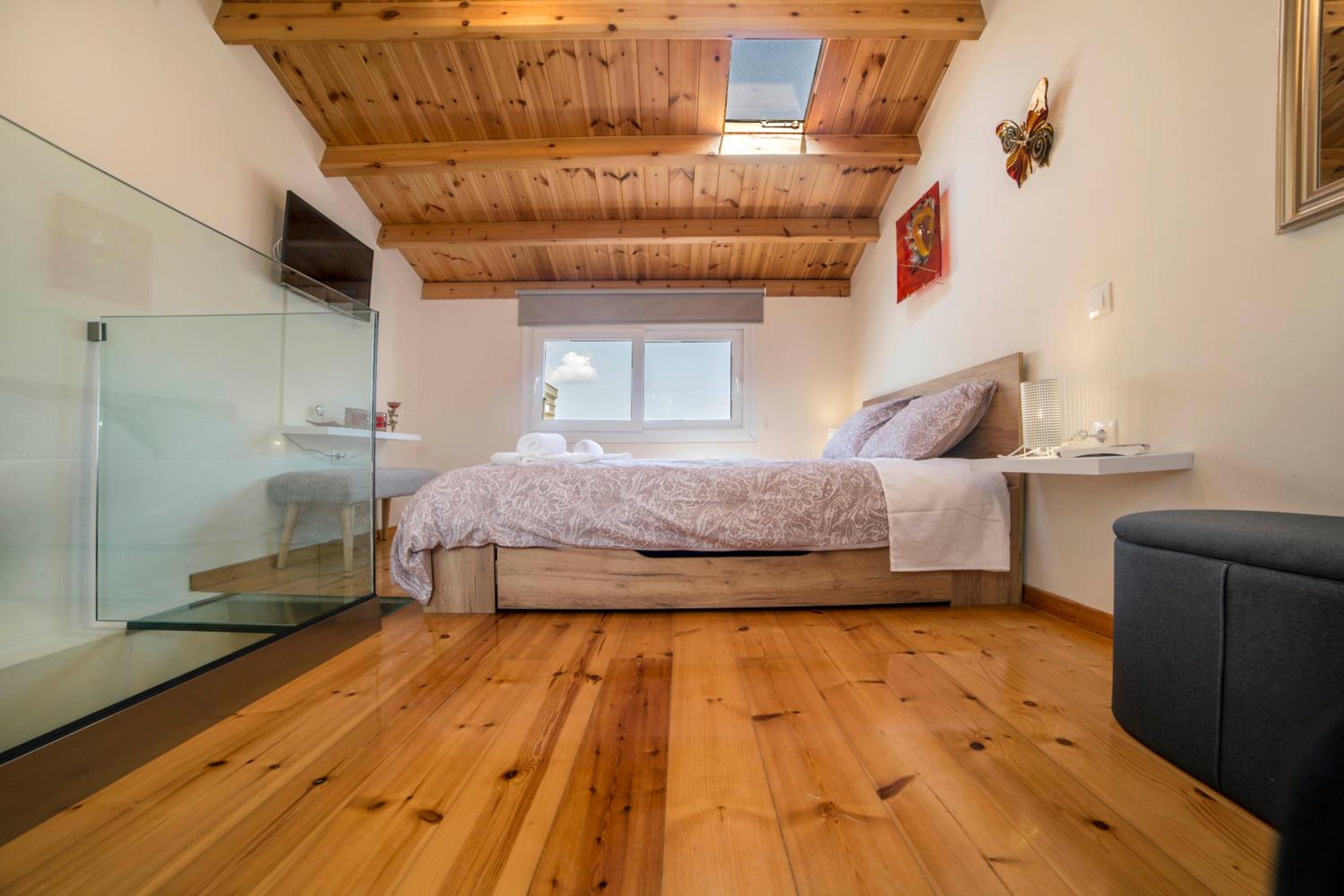 Chrisavgi's Luxury House view 3