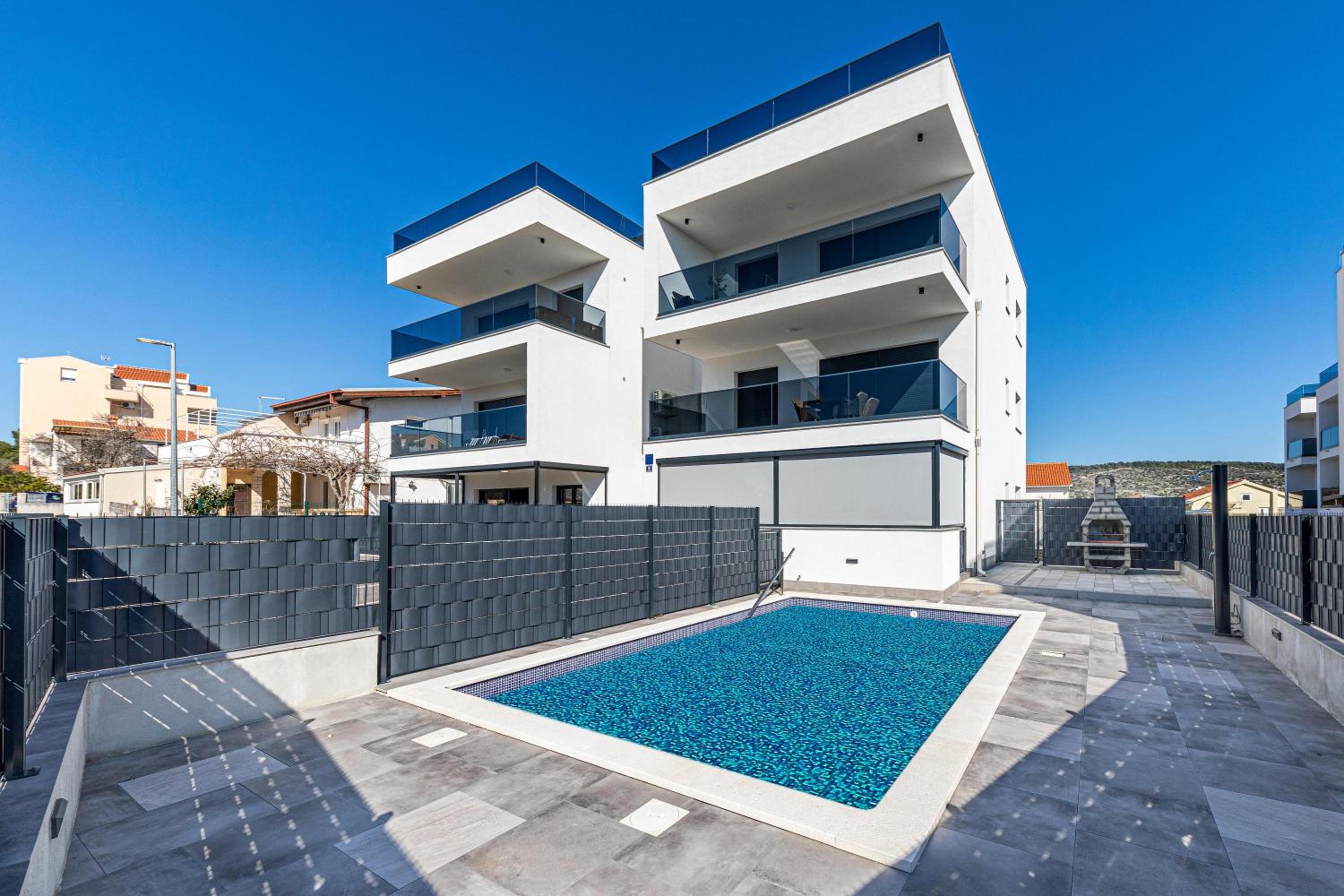 Luxury apartment Pia with swimming pool and grill view 4
