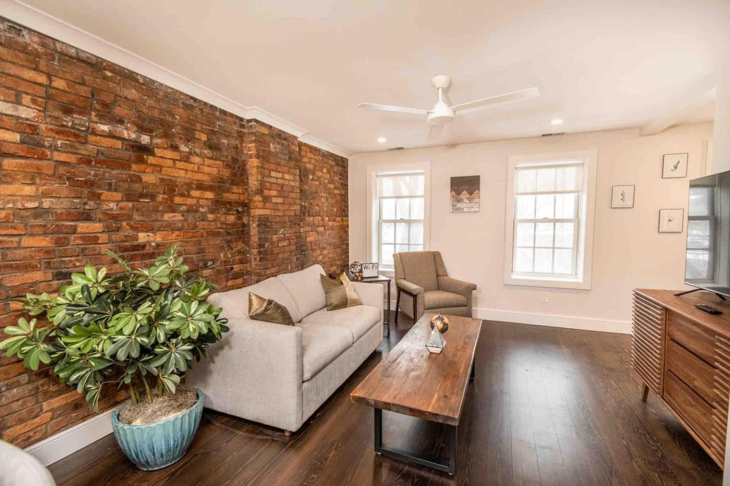 Luxury Design Focused, Detroit Themed Apt Near Downtown In the art District
