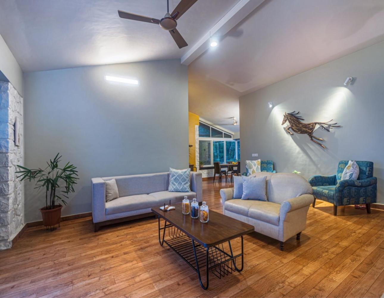 SaffronStays Blue Infinitum, Pawna