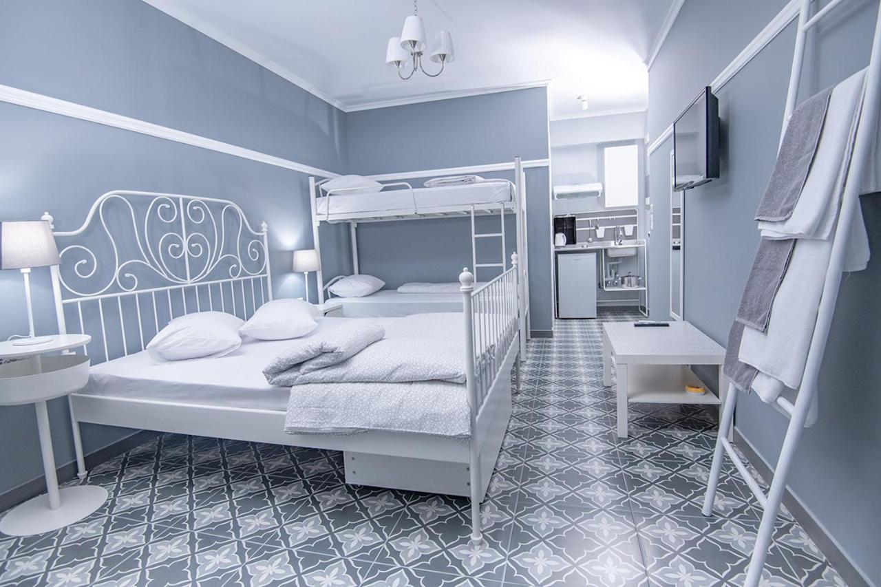 Retro luxury rooms view 4