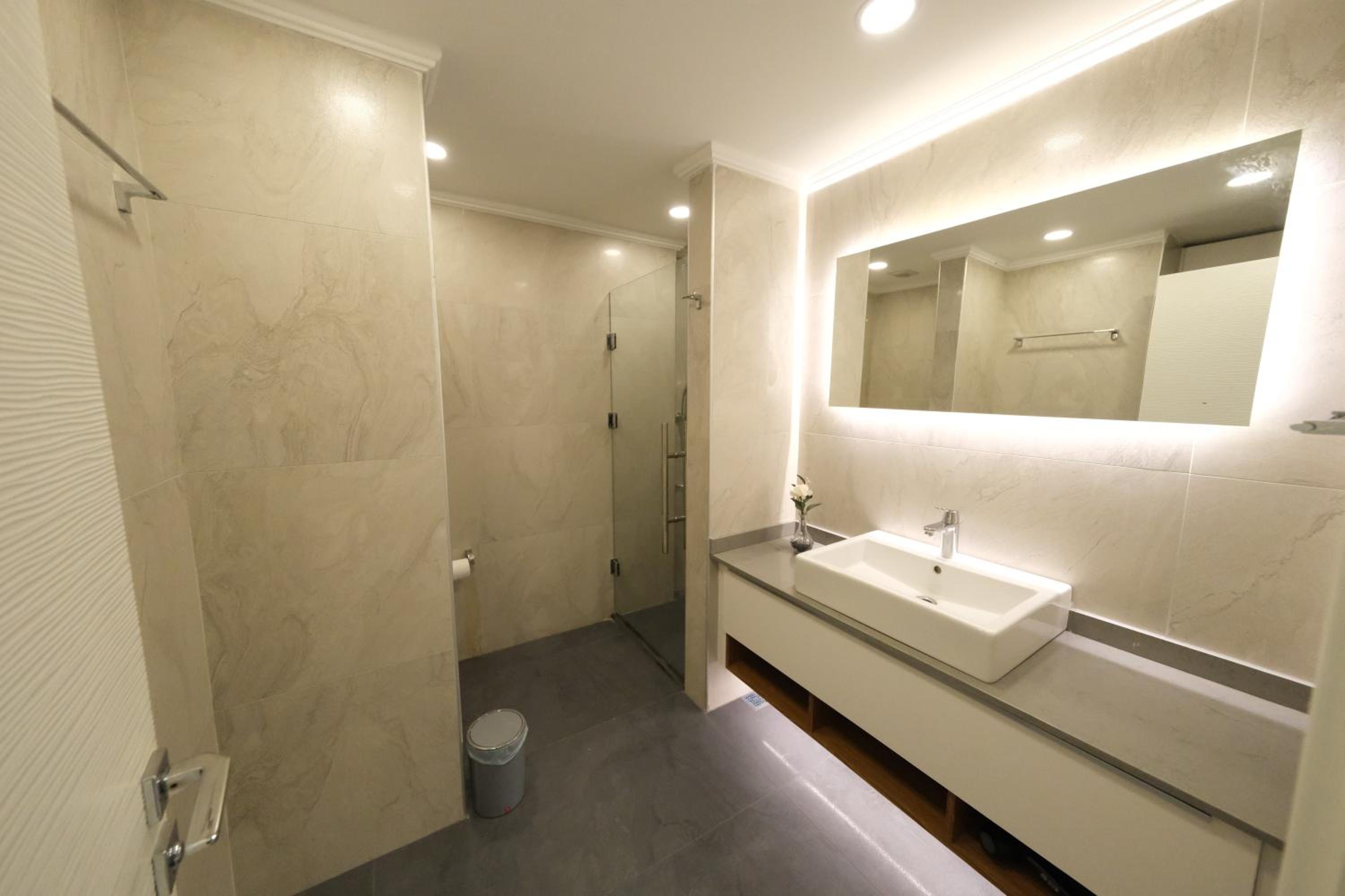 Sky Garden Suites - Image 10