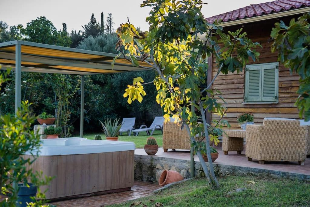 Dreamy Wooden Cottage Lixouri photo 4