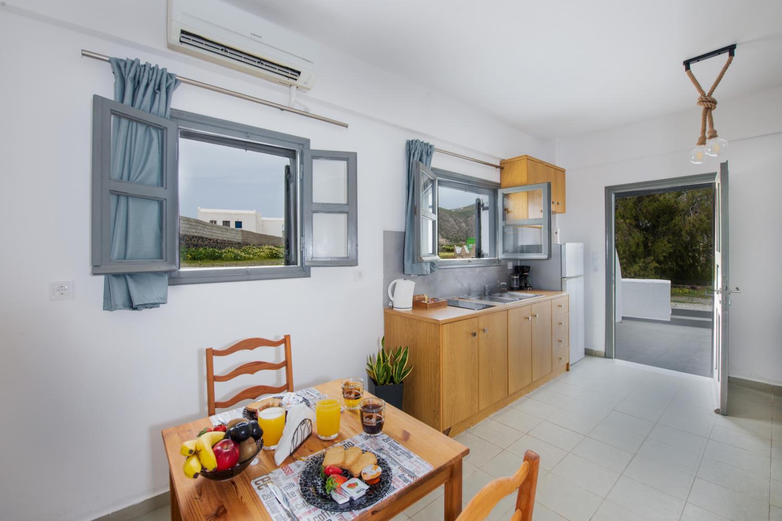 Amanecer Apartments