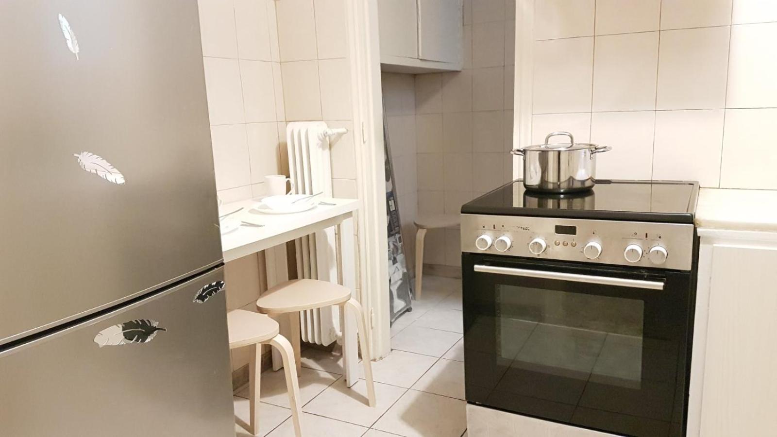 Begonia-Athens Center, 6 BD, 2.5 BATH