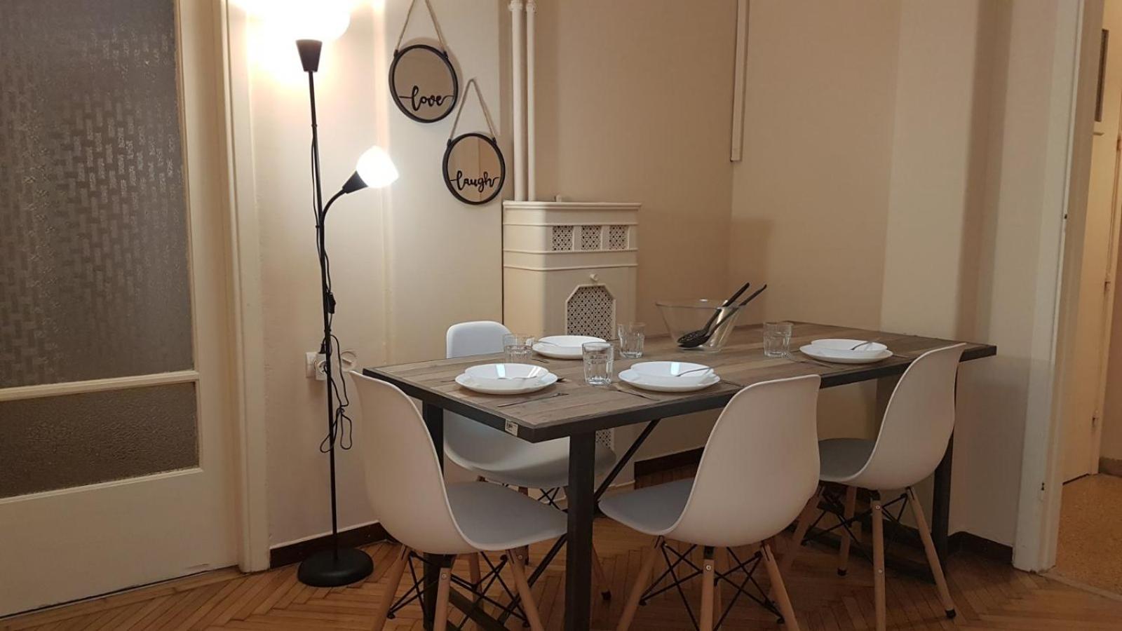 Coral Athens Centrer - 3,5 BD , 2 BATH