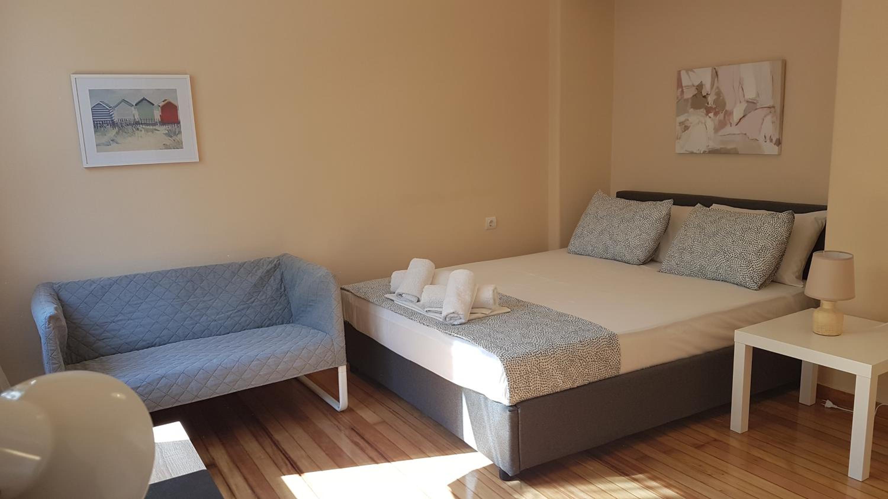 Coral Athens Centrer - 3,5 BD , 2 BATH