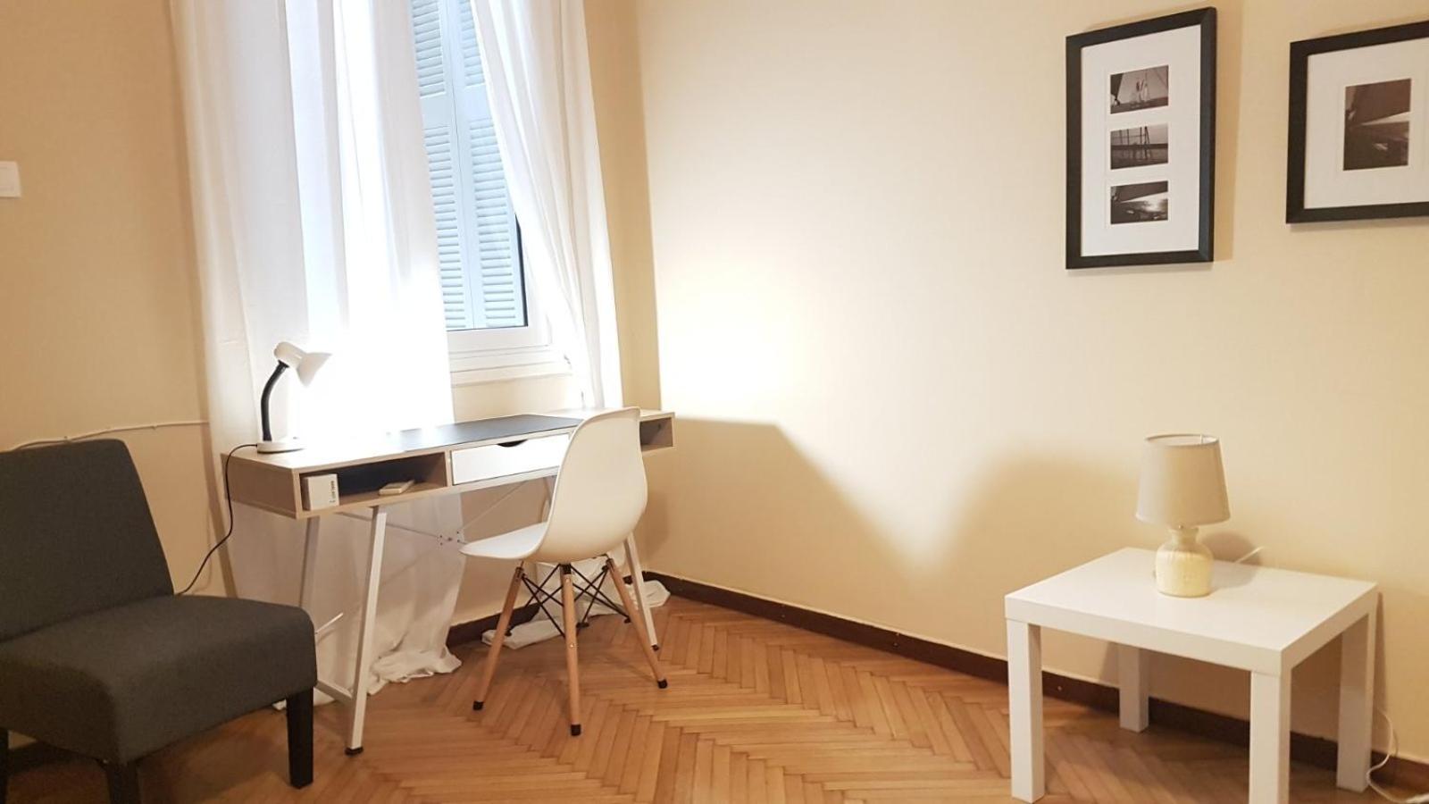 Coral Athens Centrer - 3,5 BD , 2 BATH