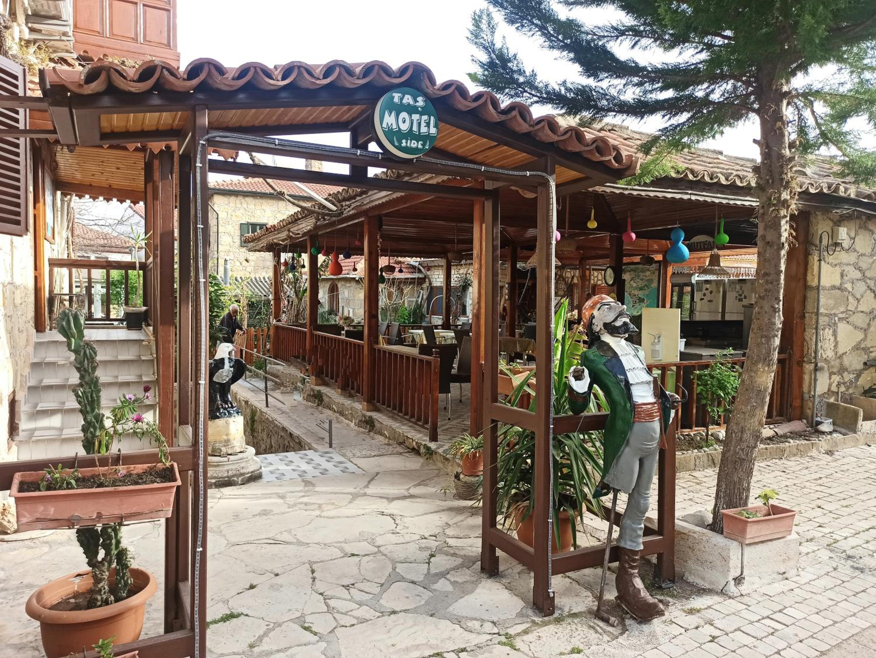 restaurant