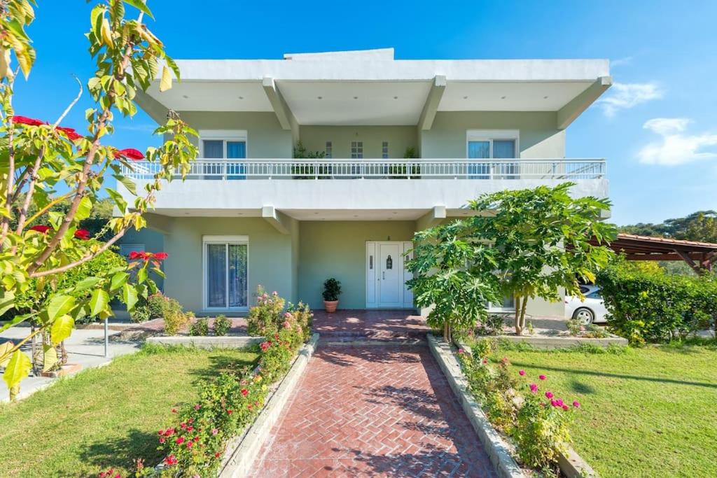 Greek Style Ground Floor Apartment & Pool view 3