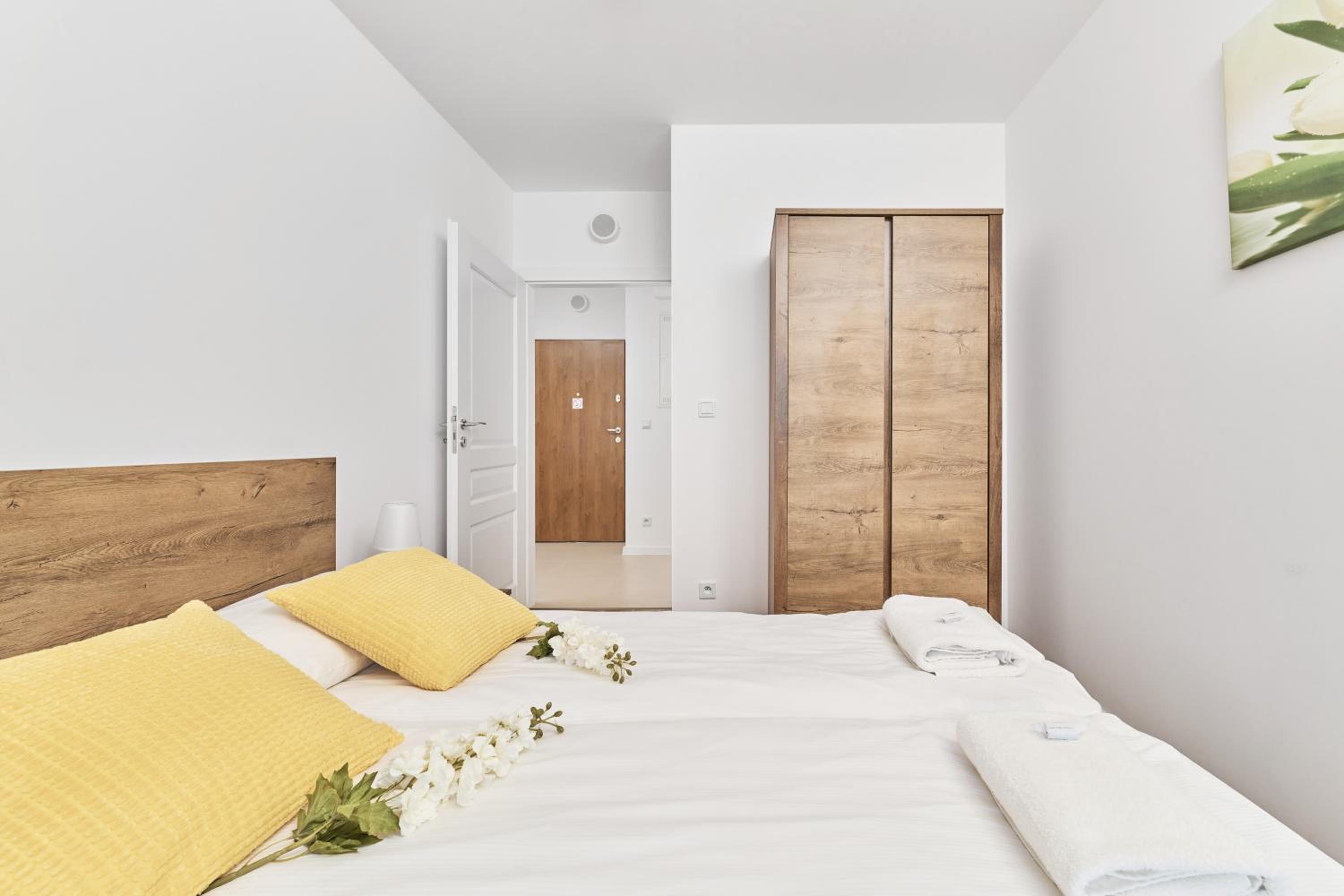 Apartment Krakowska 39 with AC & PARKING & LOGGIA Wrocław by Renters