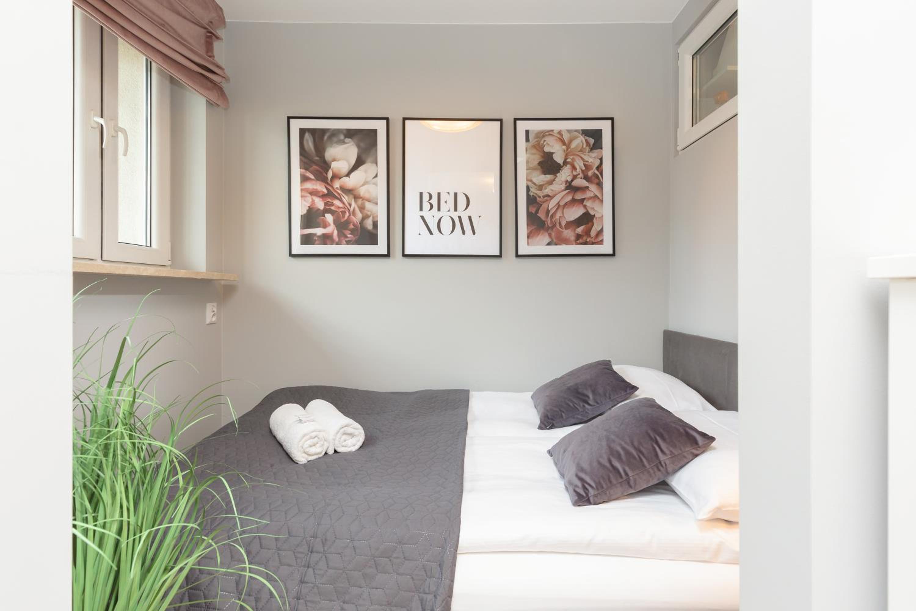 City Center Apartment near the Vistula by Renters view 2