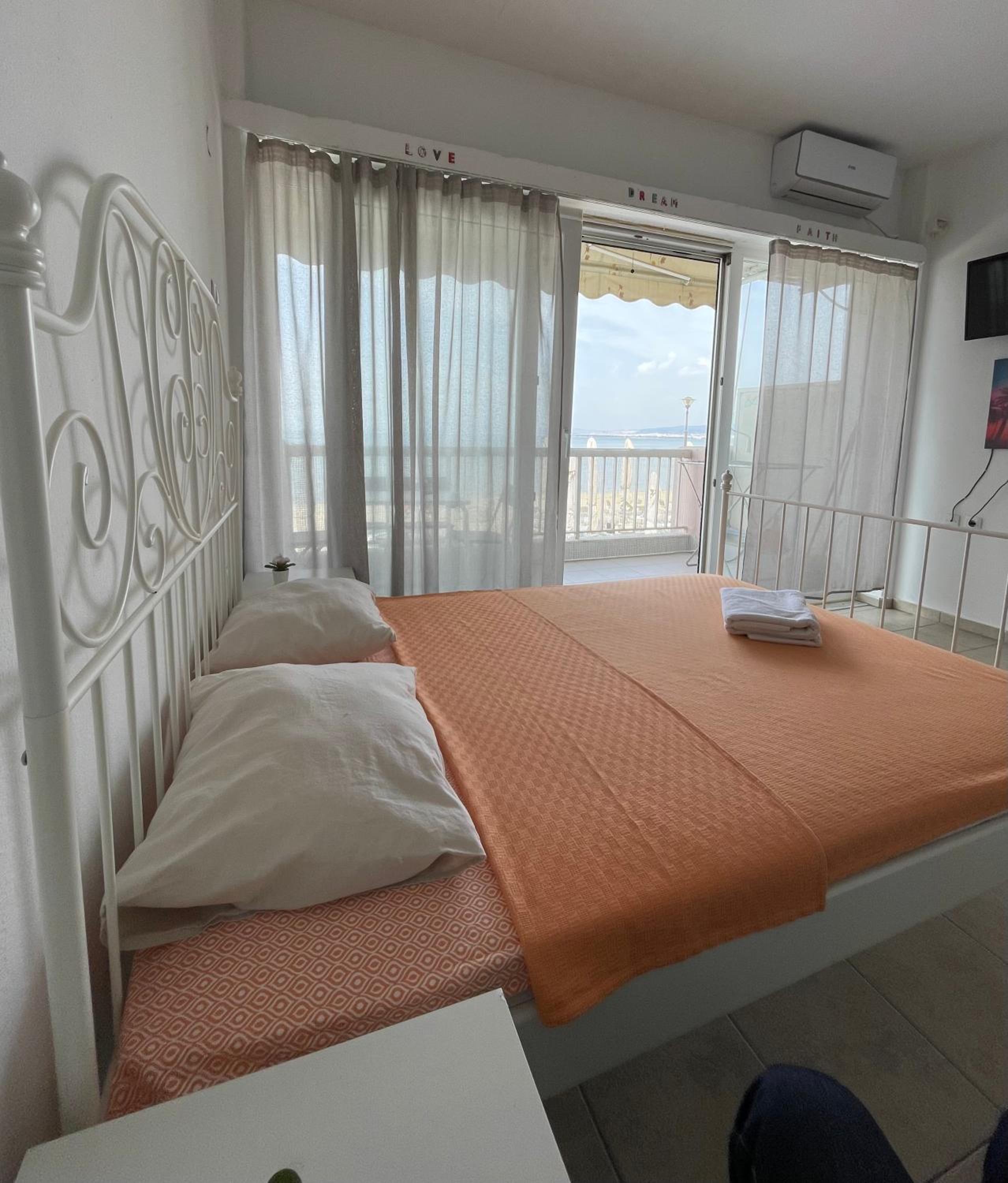 Breeze Apartments photo 5