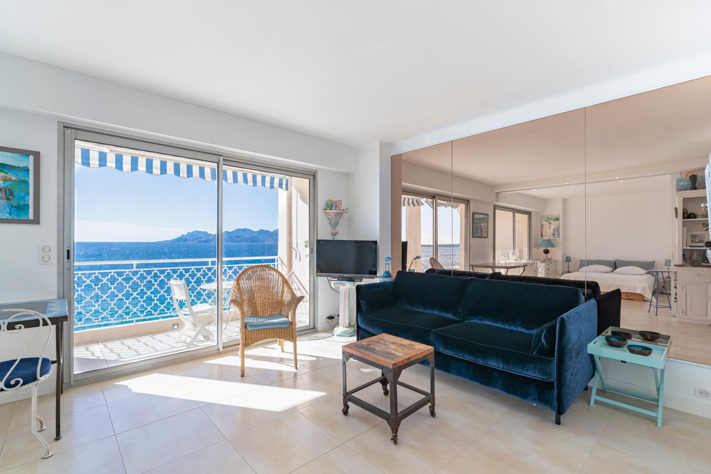 Wdf sea-view one bedroom heart of Cannes photo 2
