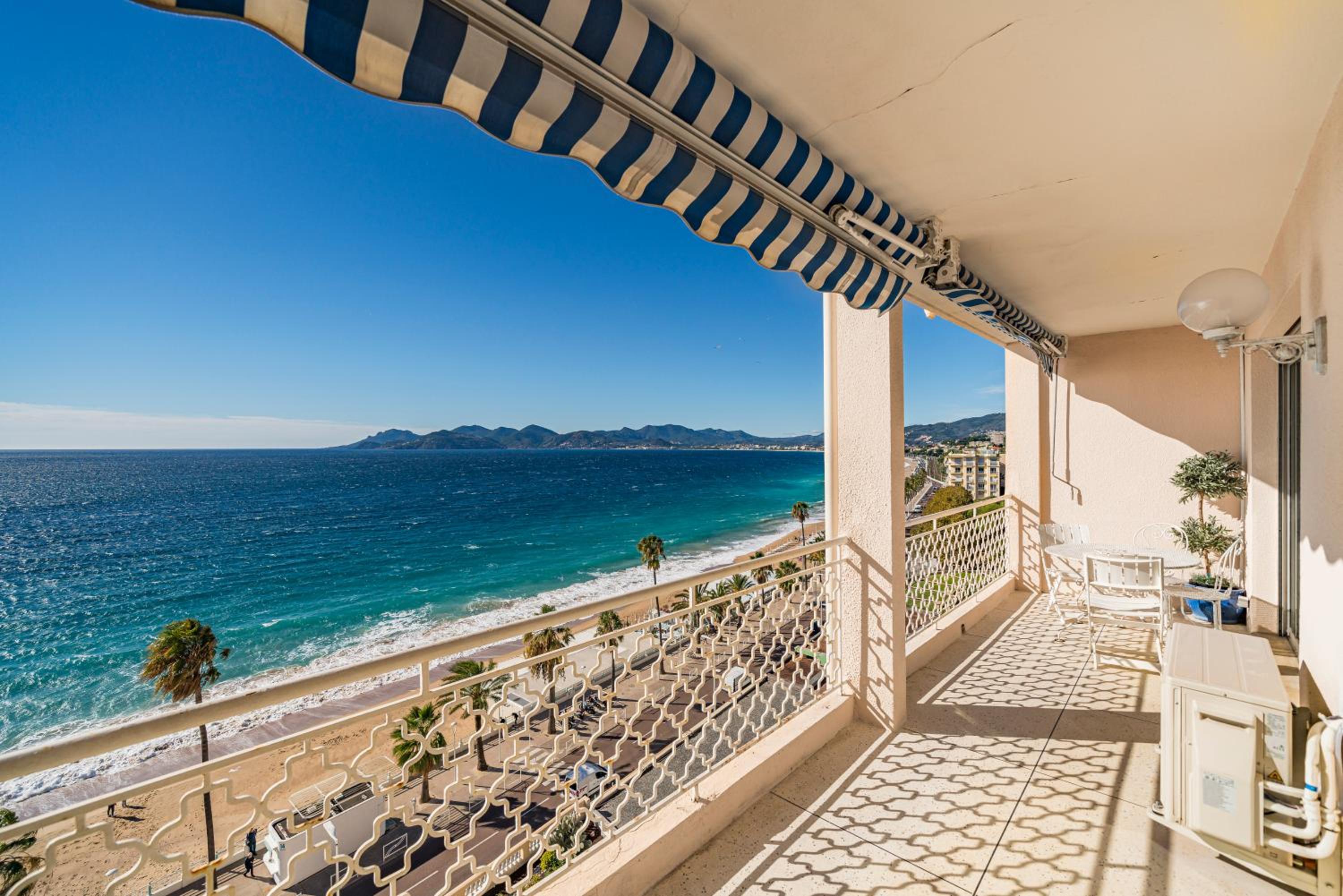 Wdf sea-view one bedroom heart of Cannes photo 3