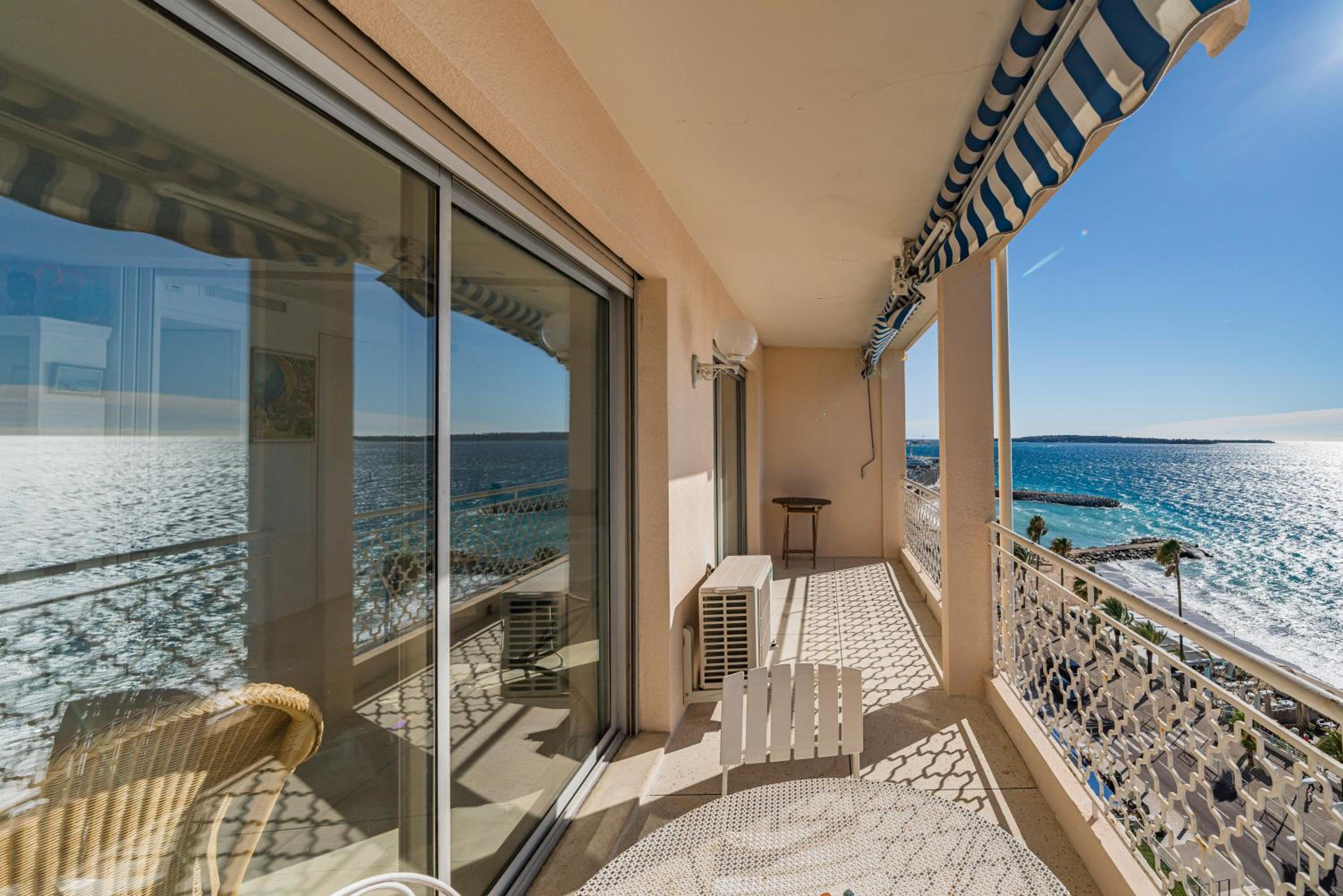 Wdf sea-view one bedroom heart of Cannes photo 5
