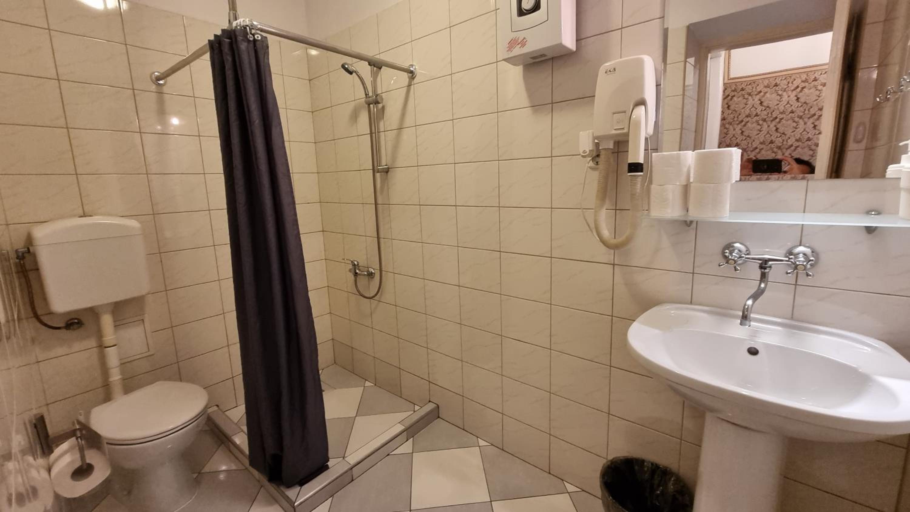Florian Apartment 8