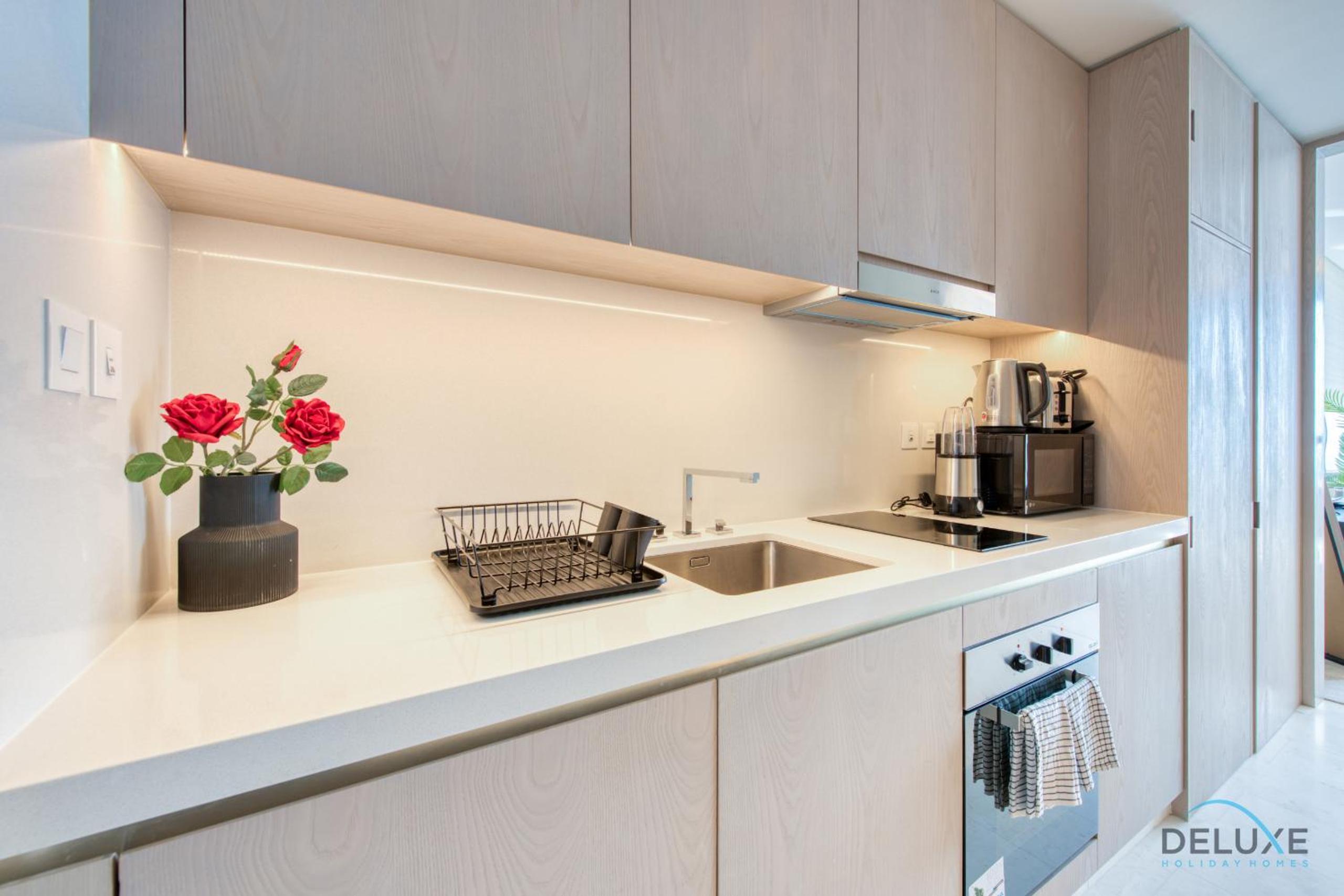 Posh Studio at The Palm Tower Palm Jumeirah by Deluxe Holiday Homes
