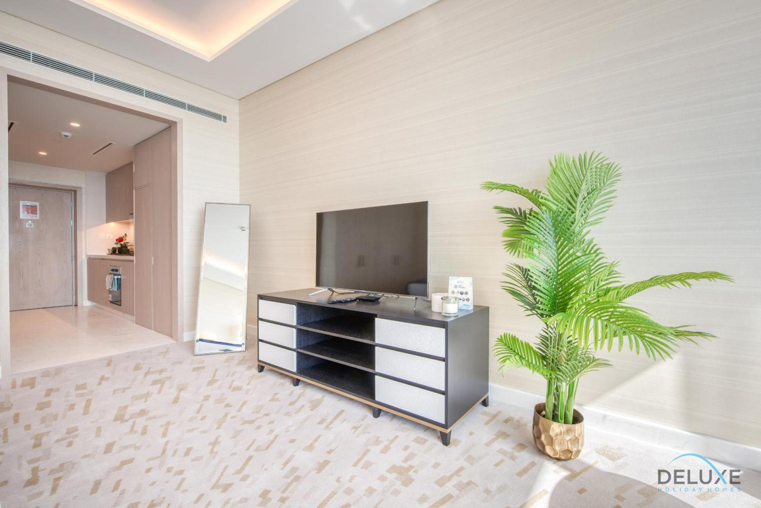 Posh Studio at The Palm Tower Palm Jumeirah by Deluxe Holiday Homes