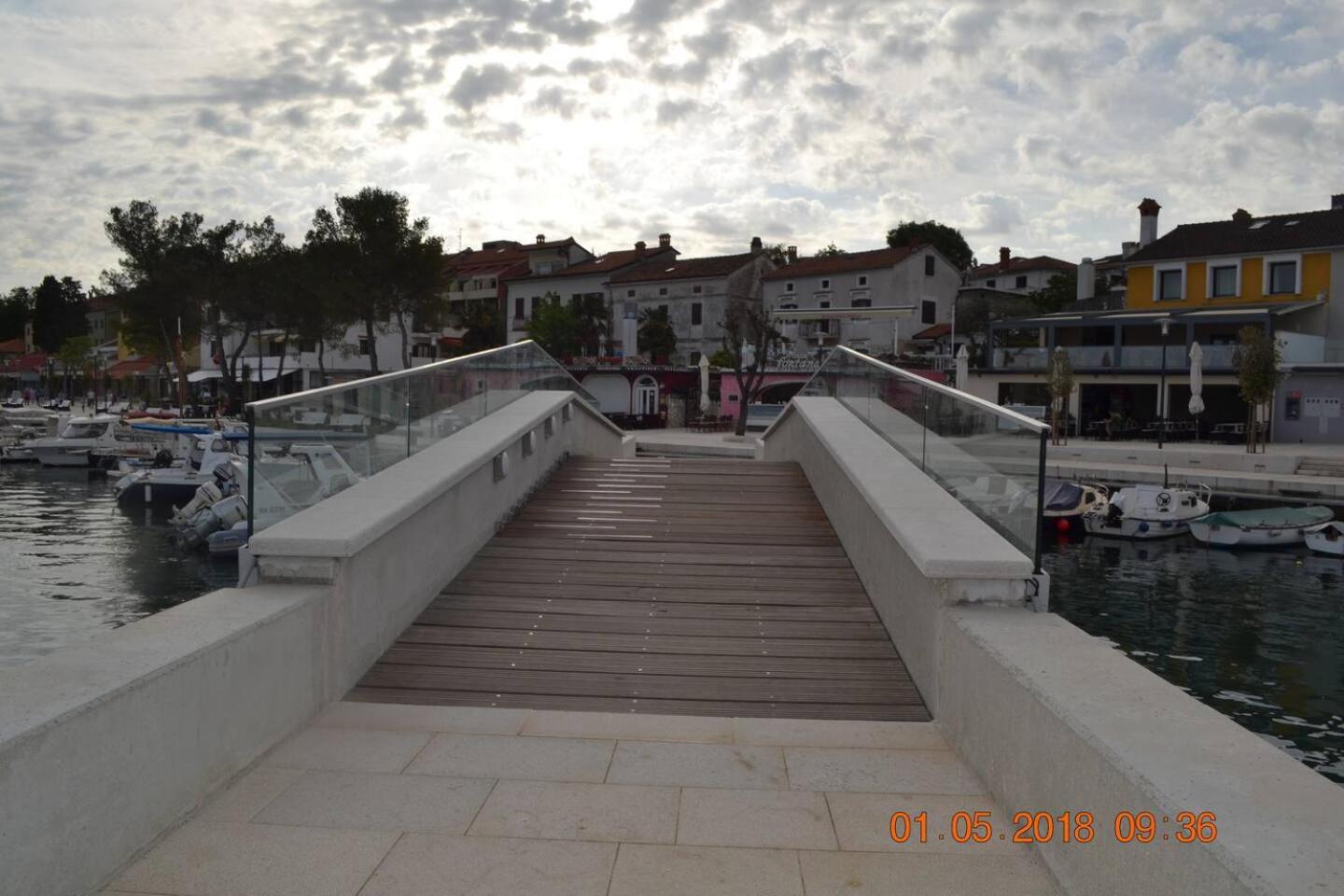 Photo 51
