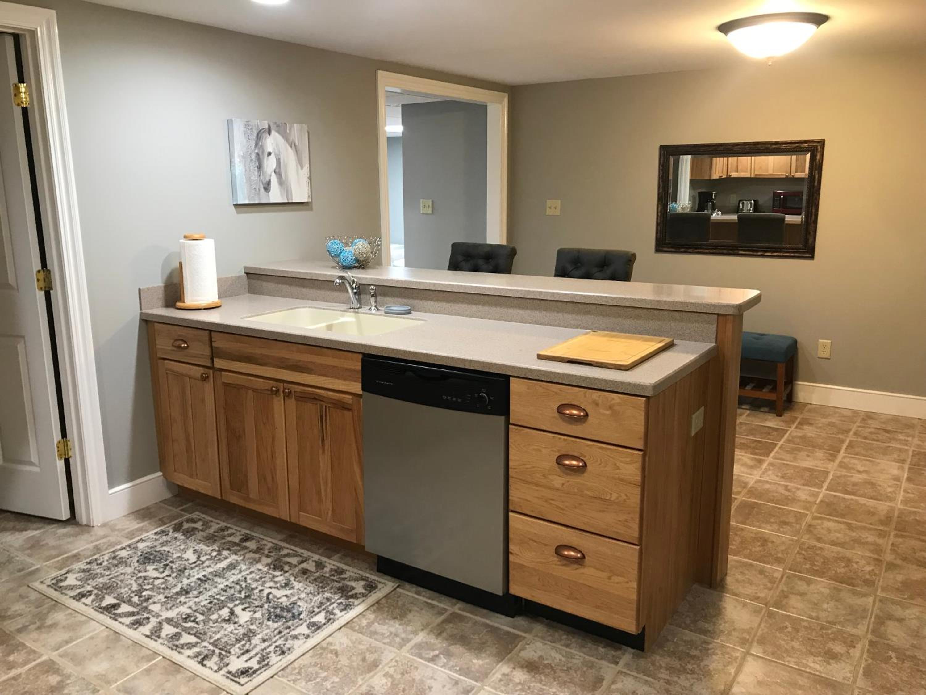 Richmond Vacations - Beautiful Country Estate Basement Apartment - Property Image 21