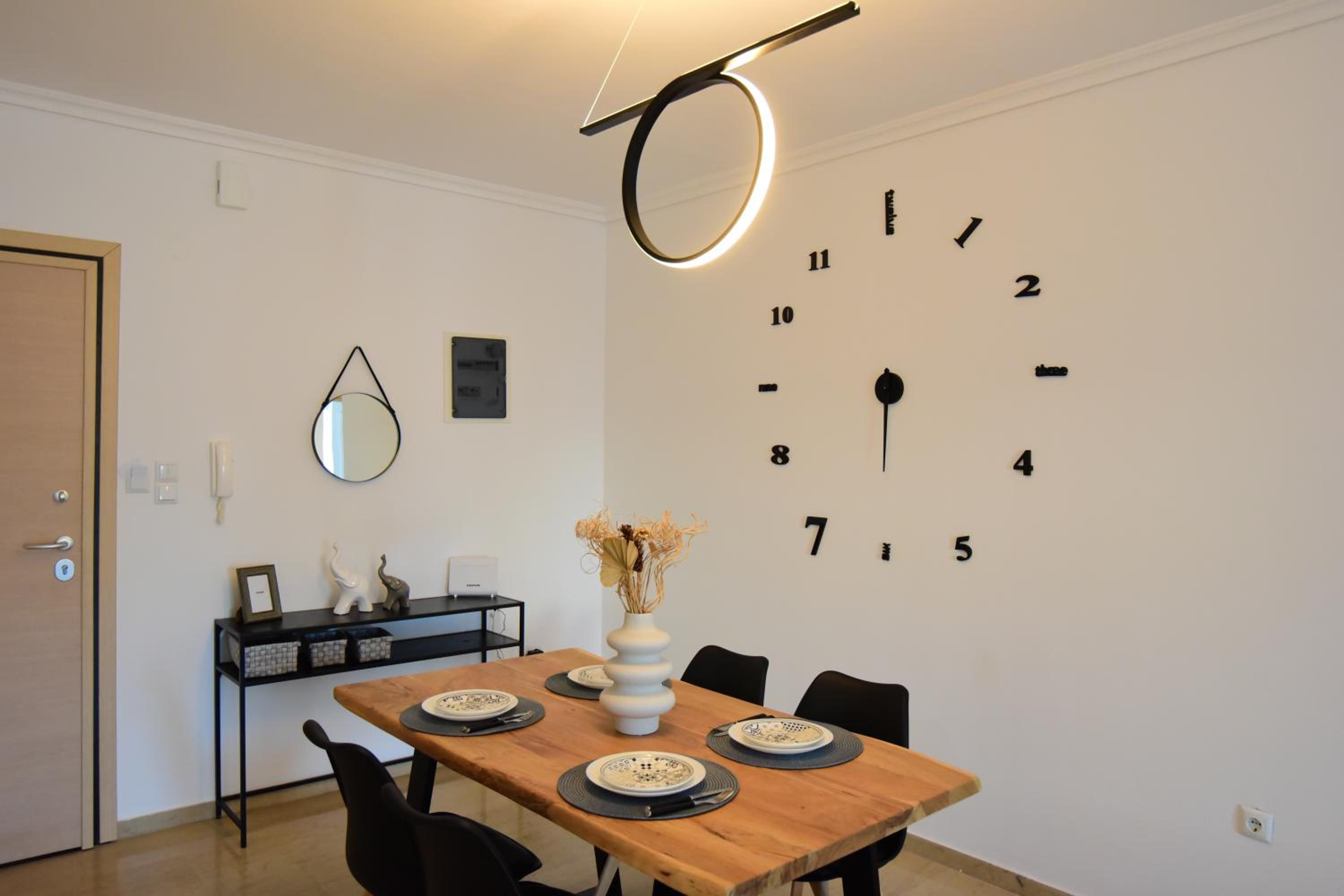Urban Kalamitsa Beach Apartment