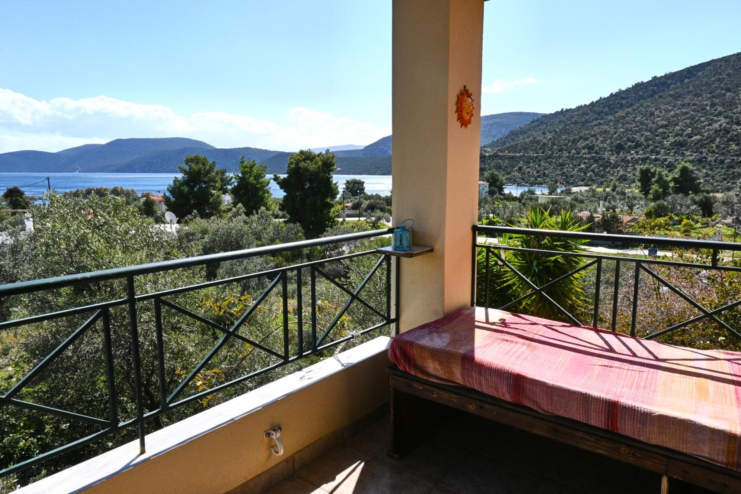 Pavlos' cottage with beach view view 3