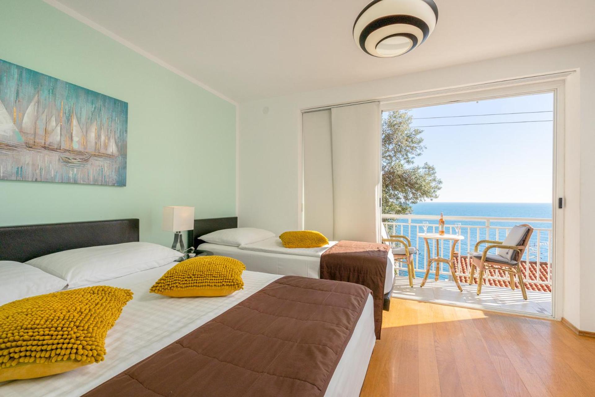 Apartments Banje Beach