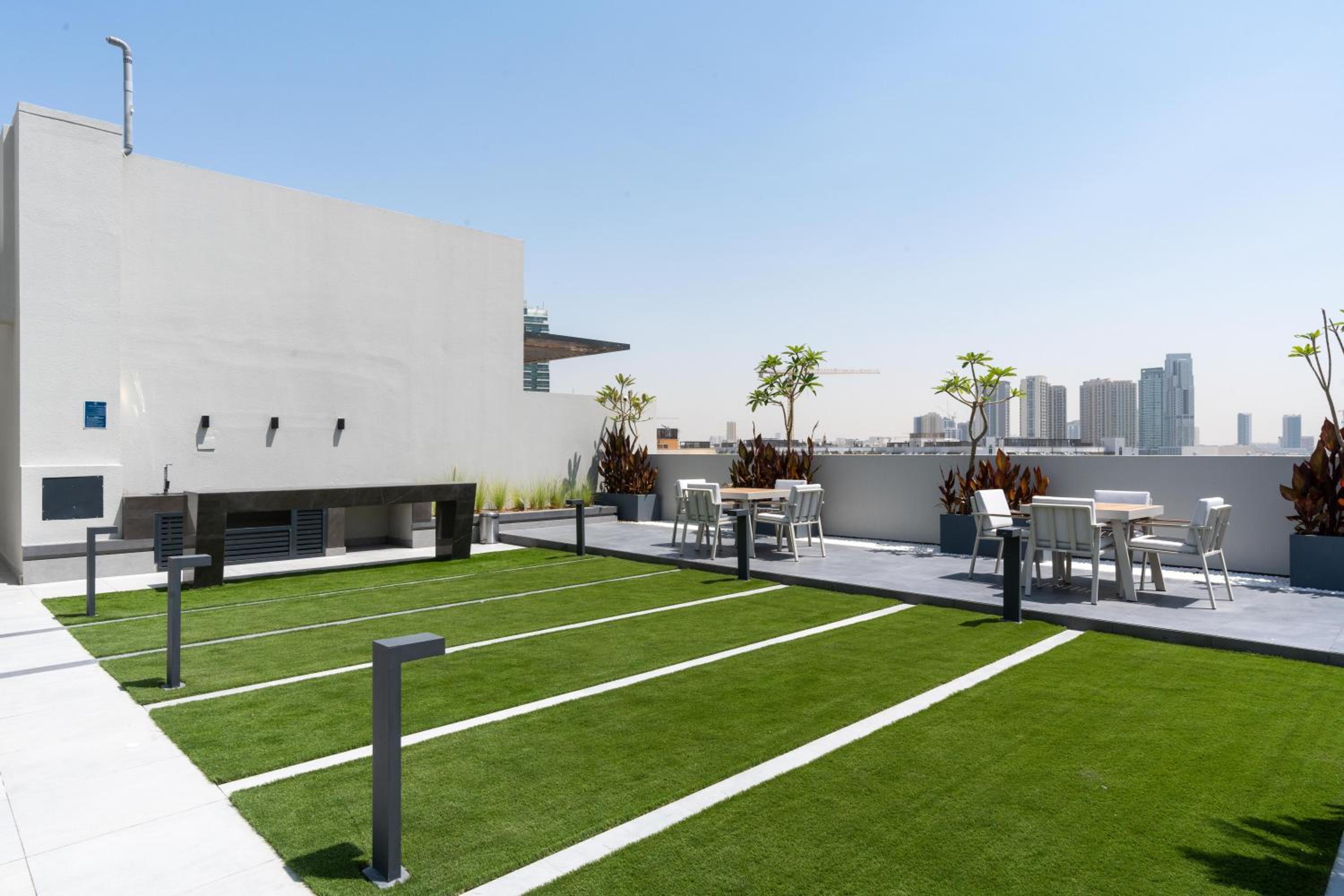 Ultimate Stay / Modern Studio / Swimming Pool View