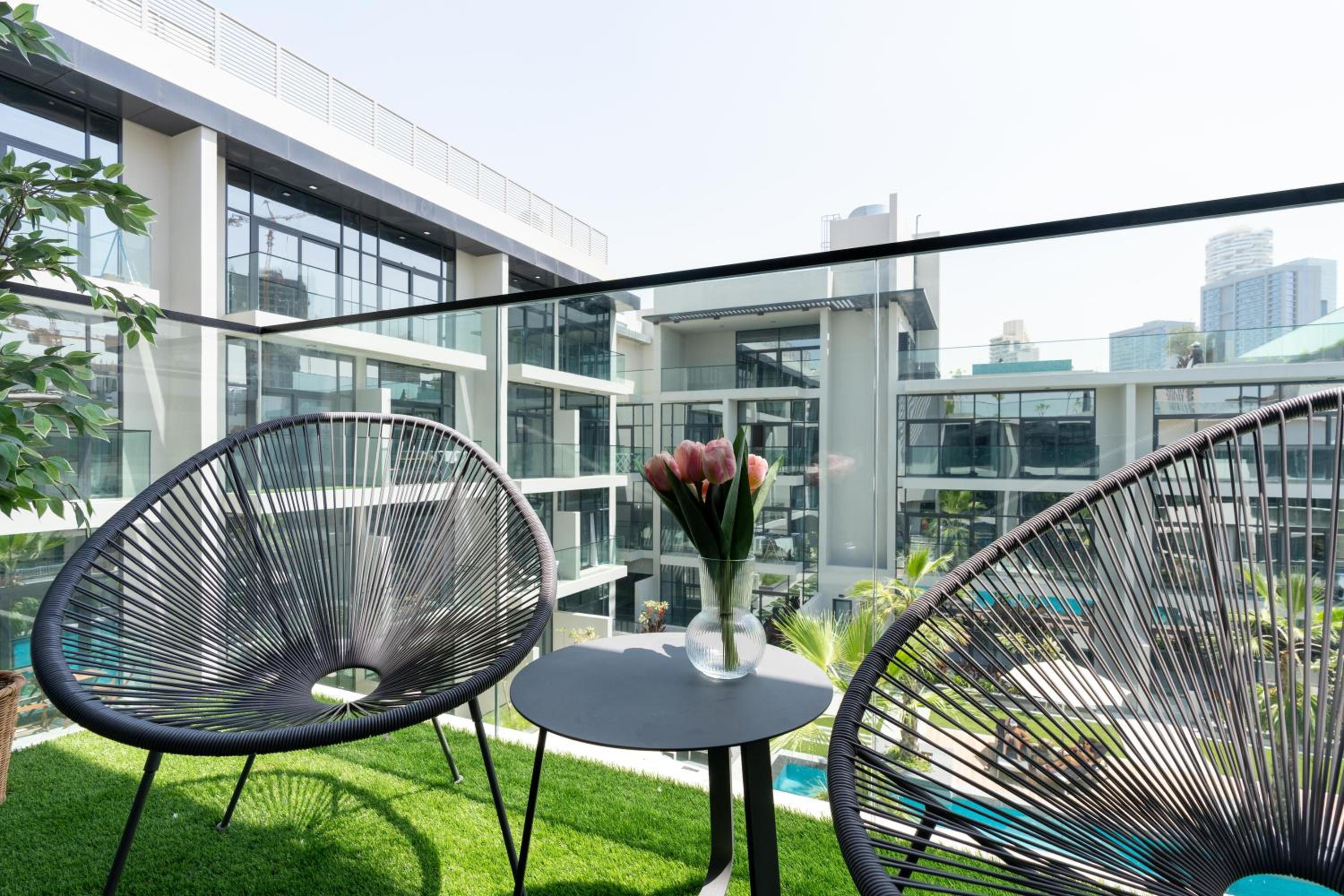 Ultimate Stay / Modern Studio / Swimming Pool View