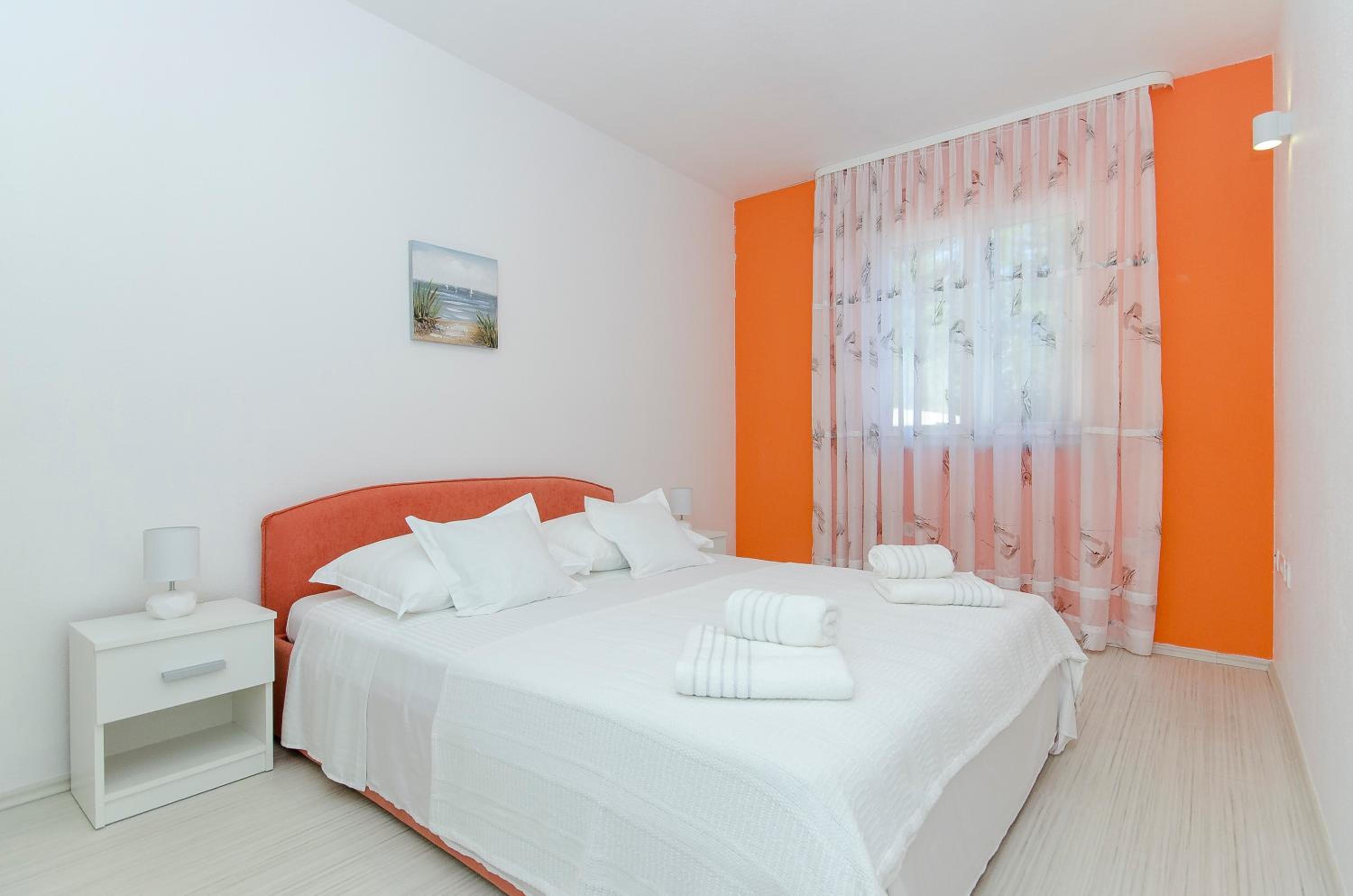Guest house LUCIJA with swimming pool
