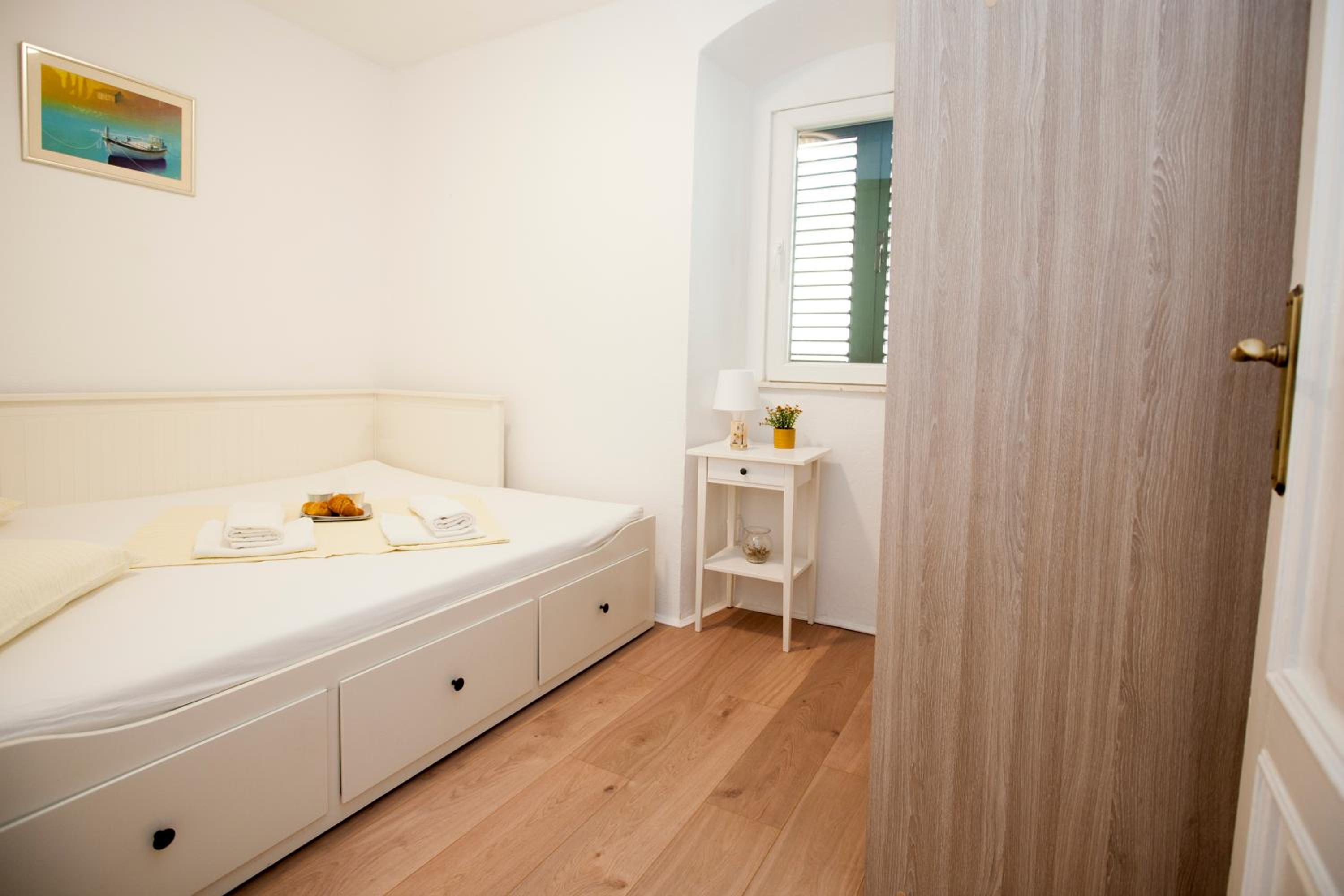 Apartment Slavuj Central Square view 5
