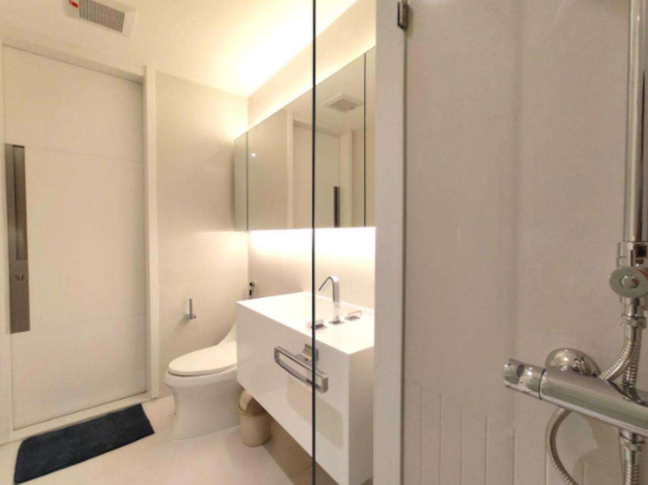 Circle Sukhumvit 11#Luxury#Pool#Gym#BTS Nana&MRT Sukhumvit#1BR#Max2ppl