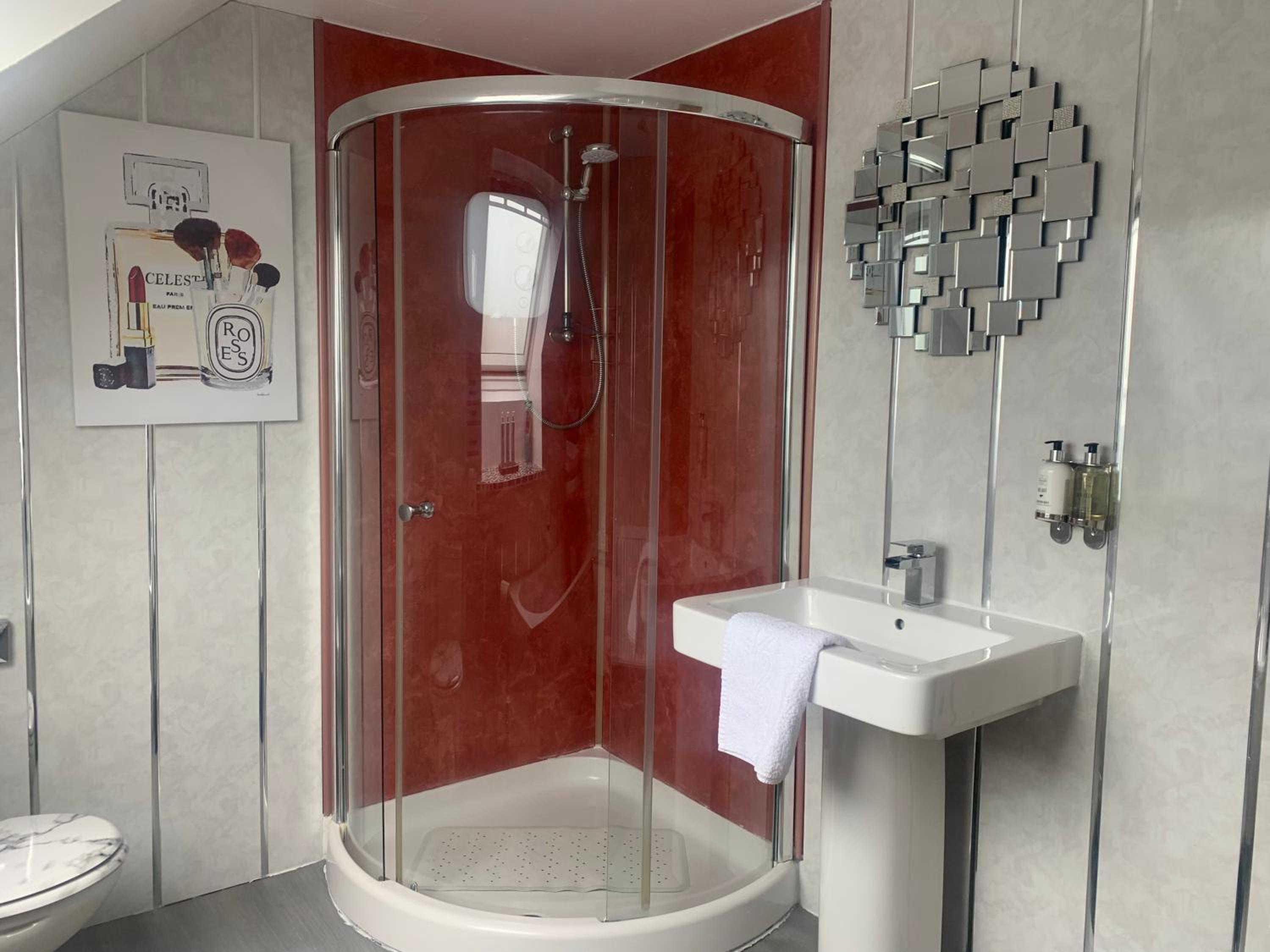 Inverness Vacations - Gleninver Guest House - Property Image 97