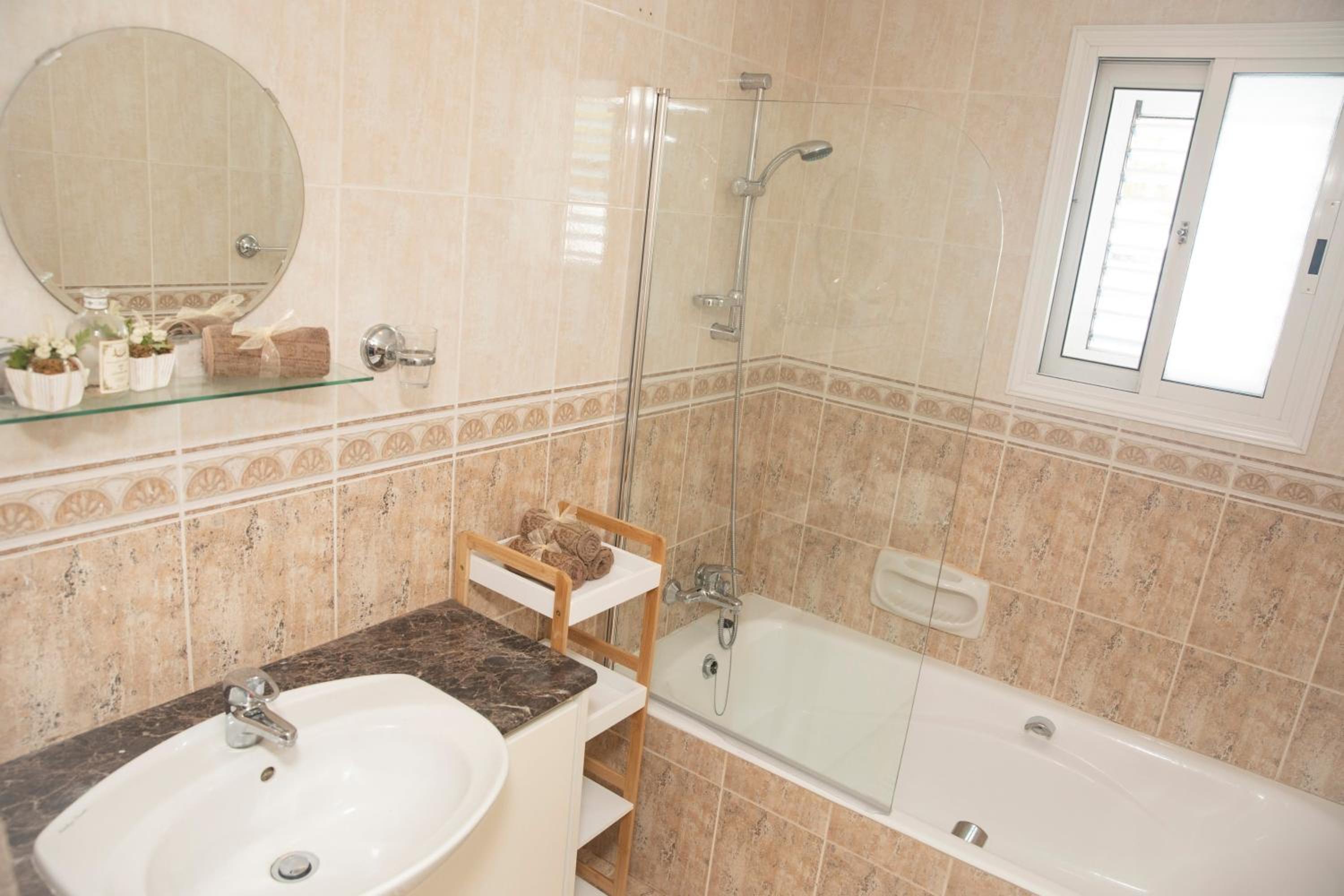 Villa Salieri: Coral Bay villa with private pool
