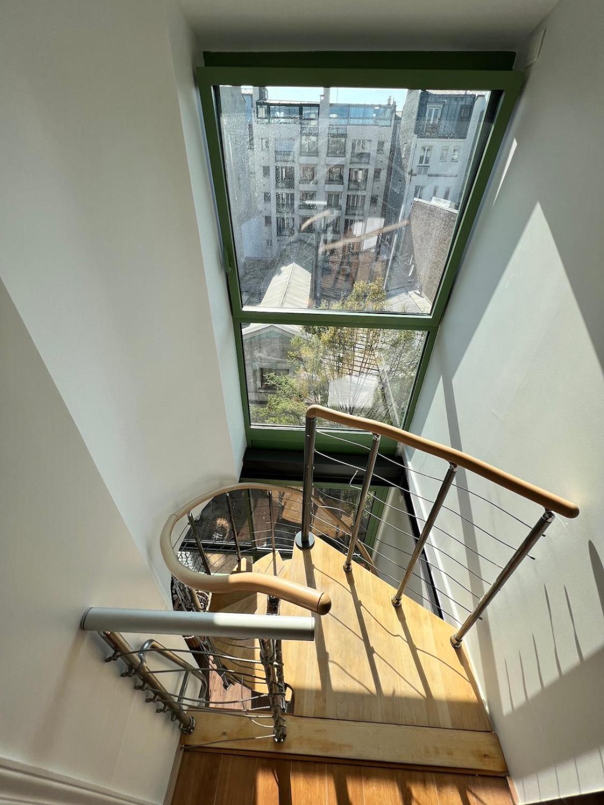 Pere Lachaise Apartment