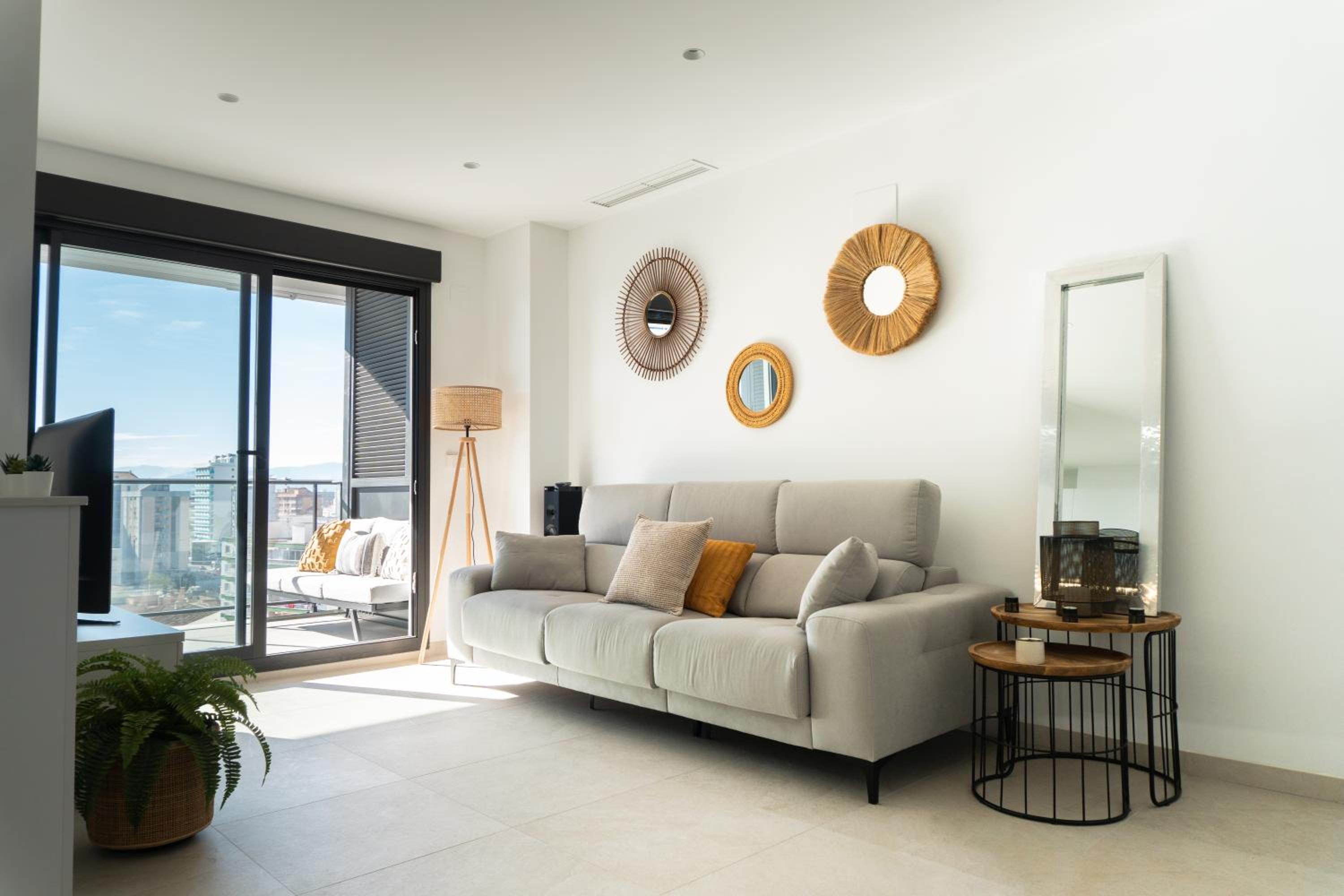 Hotel Apartamento nuevo junto al mar con plaza de garaje!! Perfecto para familias - Image 1