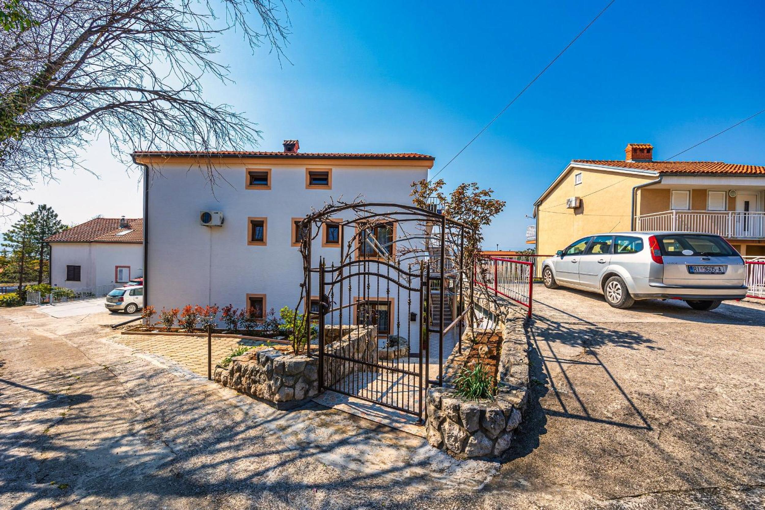 Photo 72