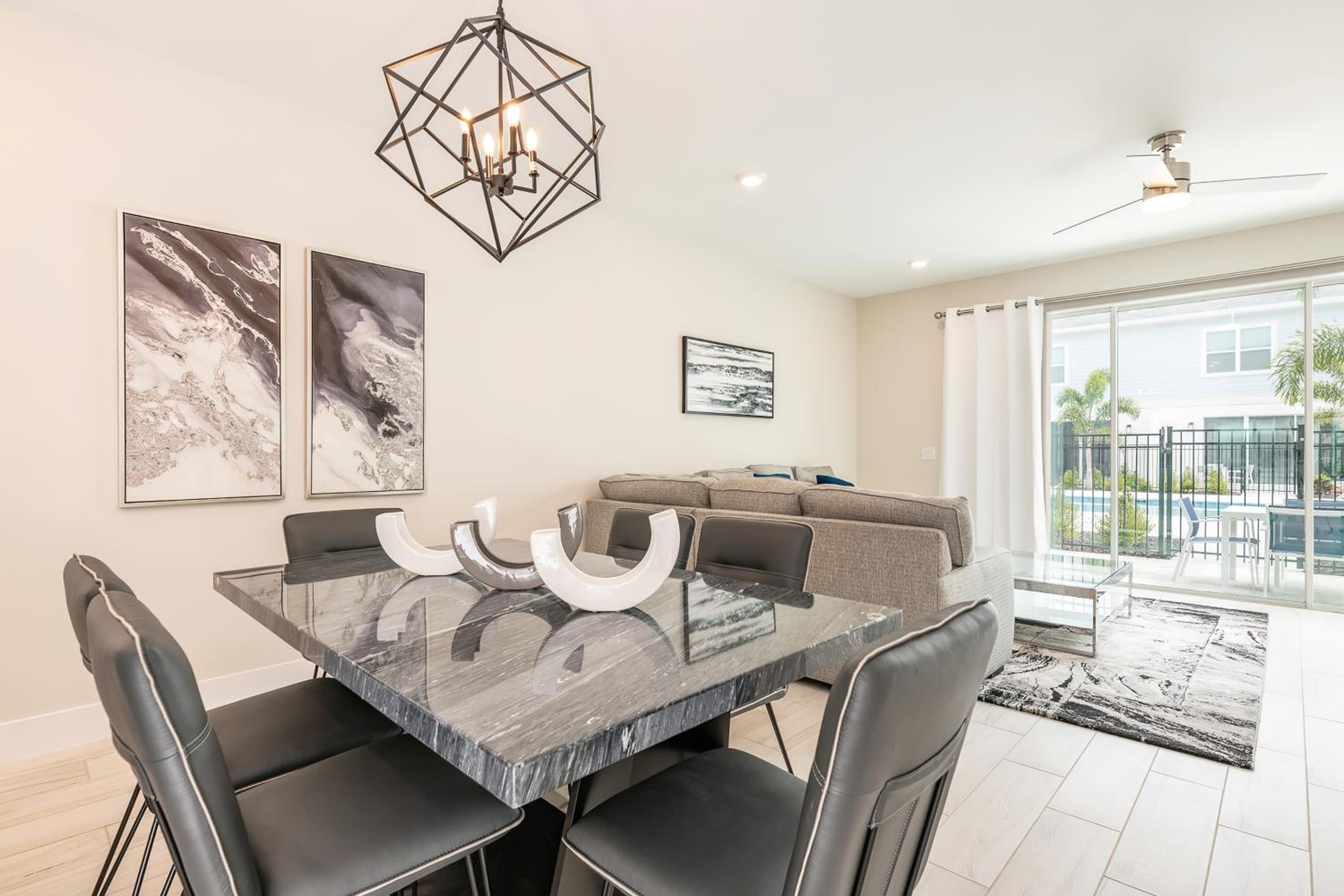 Beautiful 3 Bedroom Town House with Patio - 7920DS