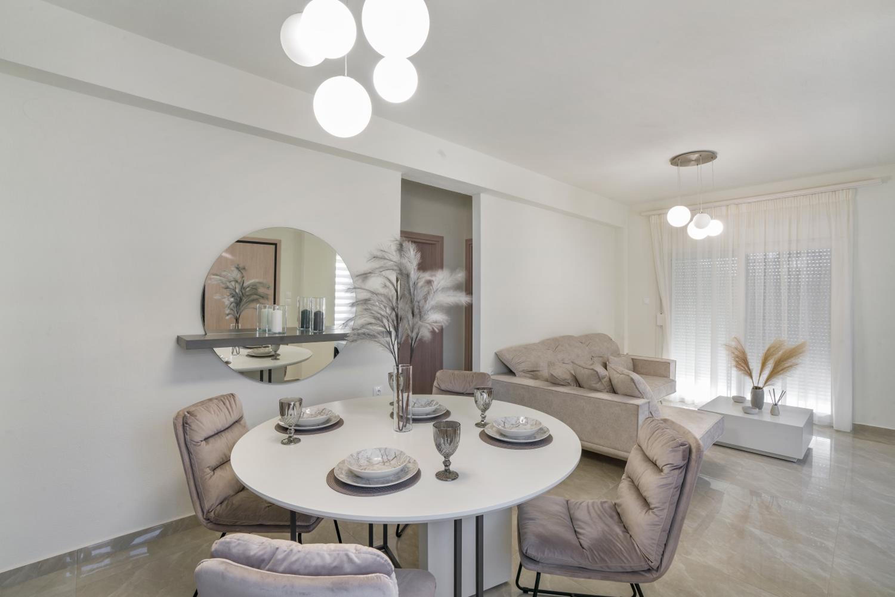 Emerald Luxury Apartments view 4