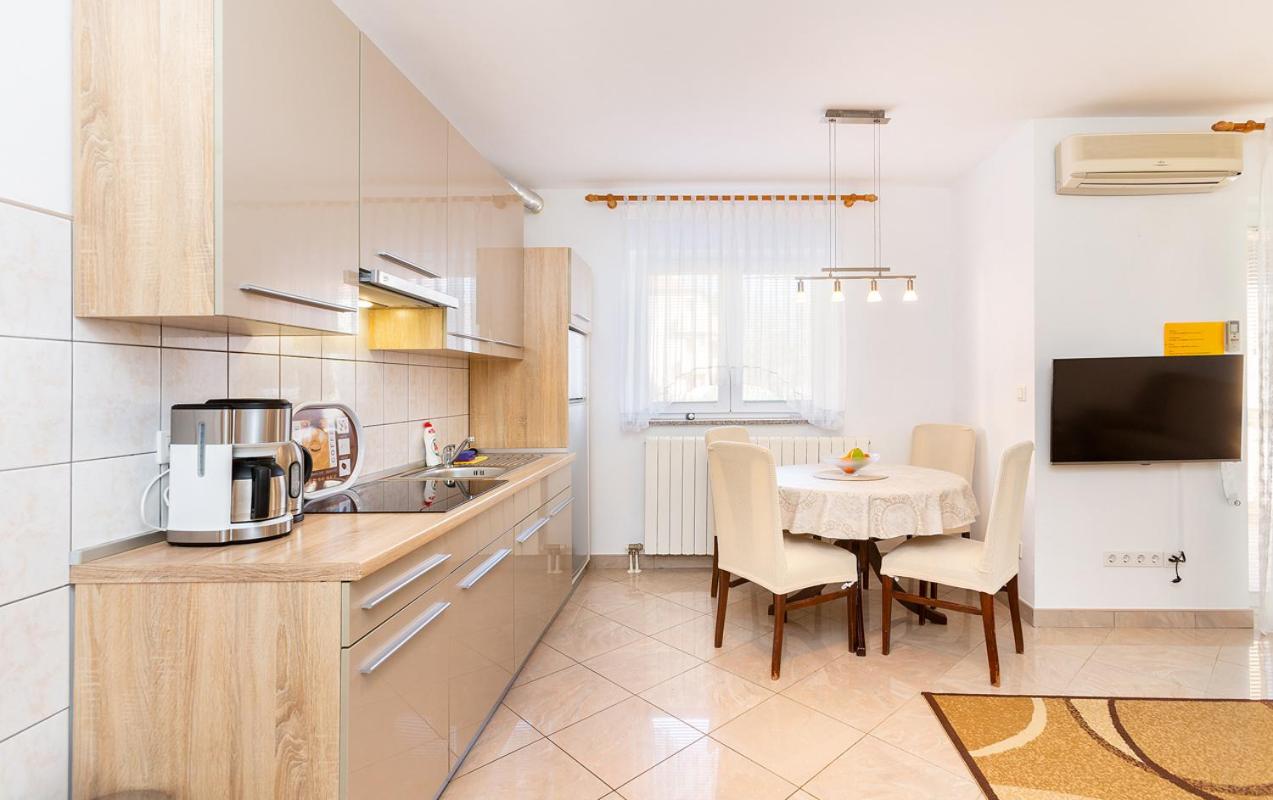 Vilic - Apartments istriensonne view 5