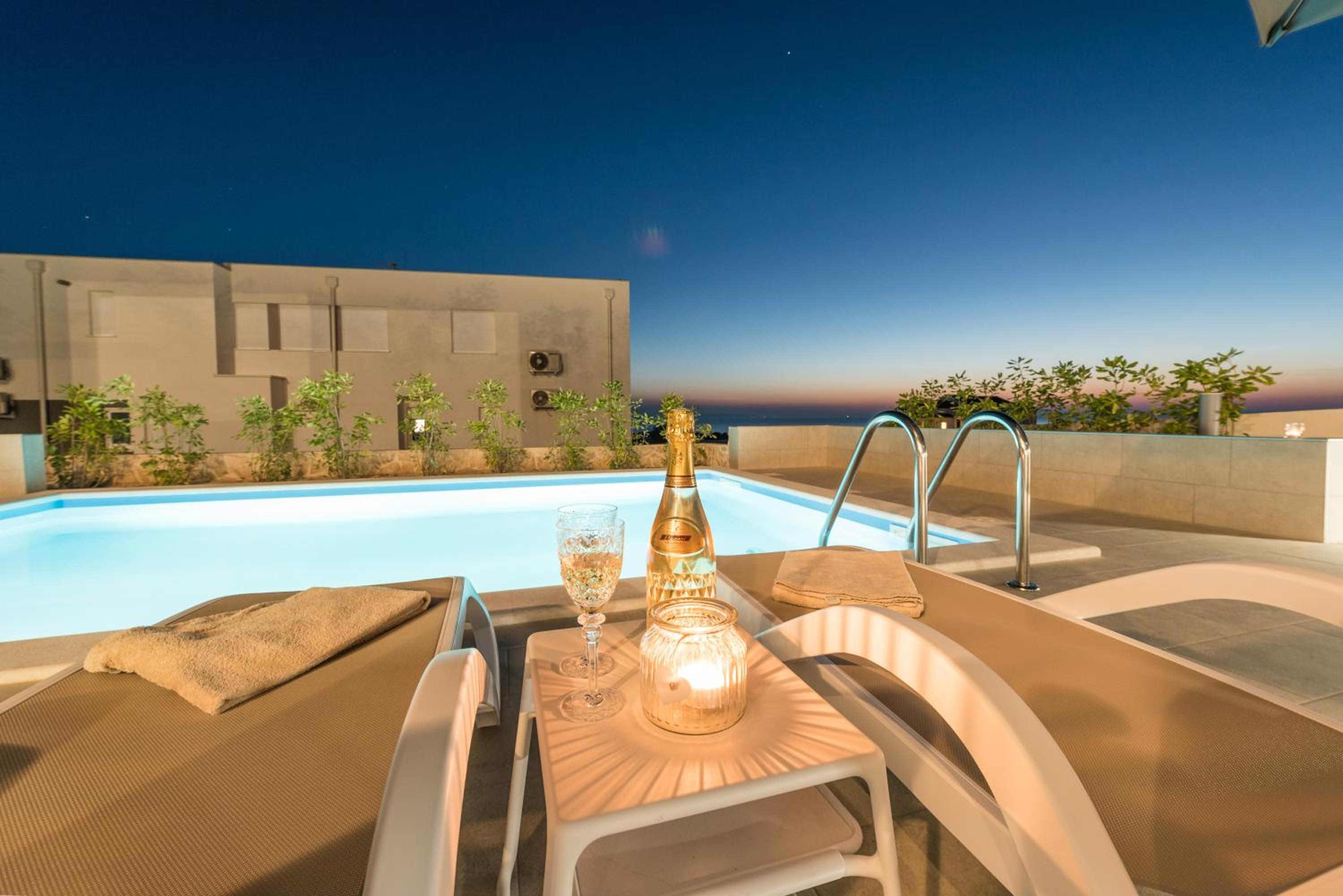 Lejla, sea view apartment with pool